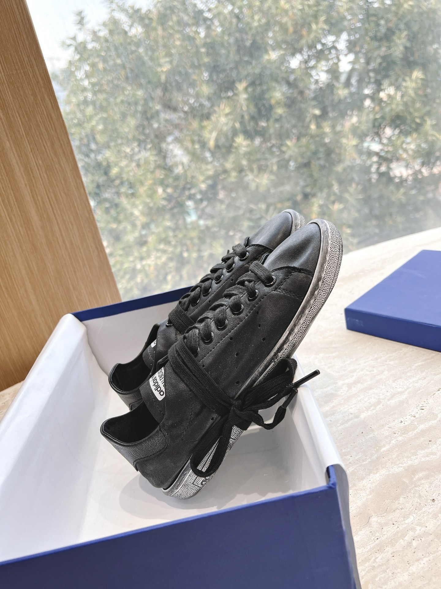 Retrospective Green Sheep Shoes: New Flat Style with Original Rubber Base - 图片 3