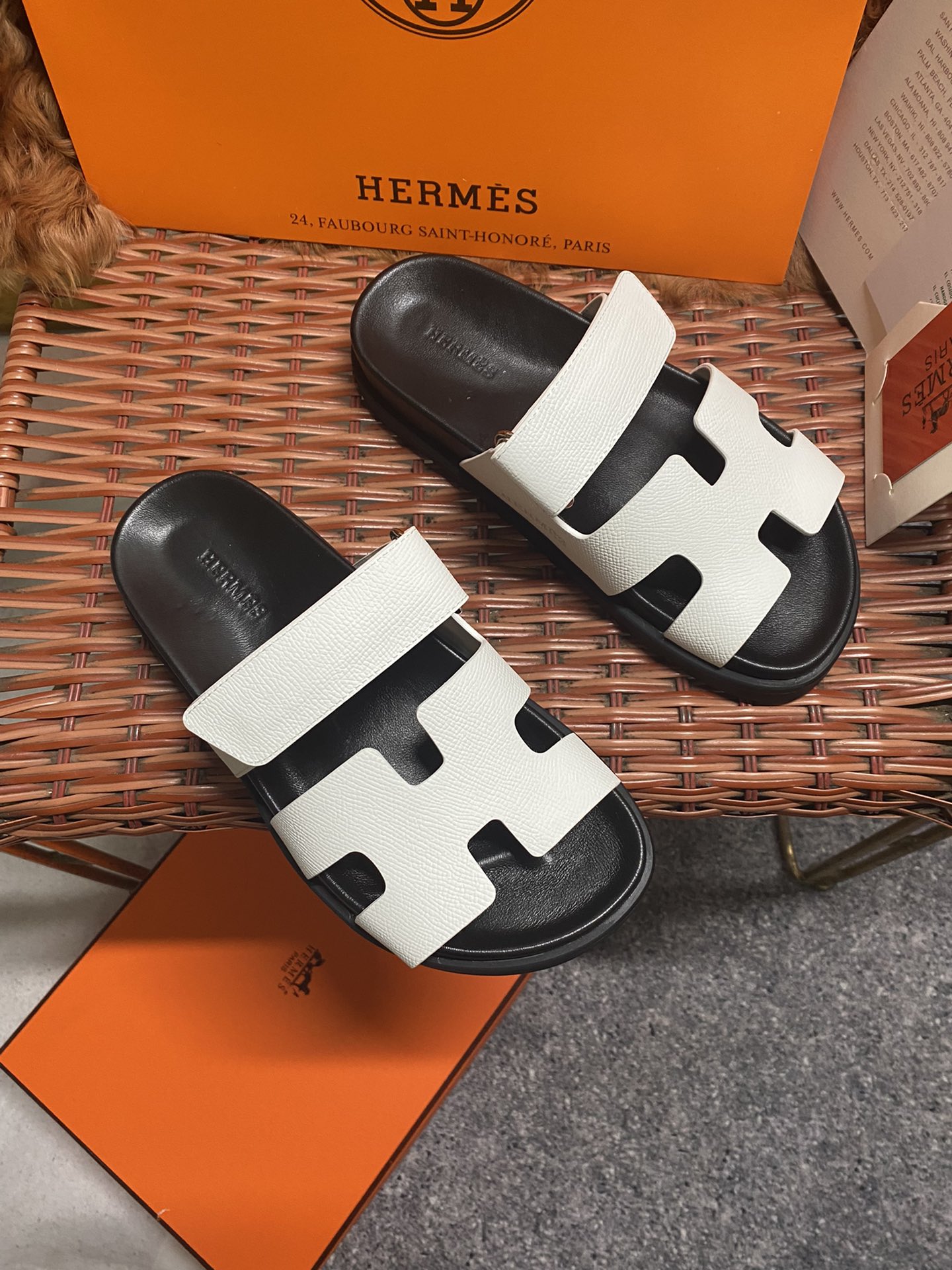 Winkelontwerper
 Hermes Schoenen Sandalen Hoge kwaliteit online
 Unisex Hertenvacht Schapenvacht TPU