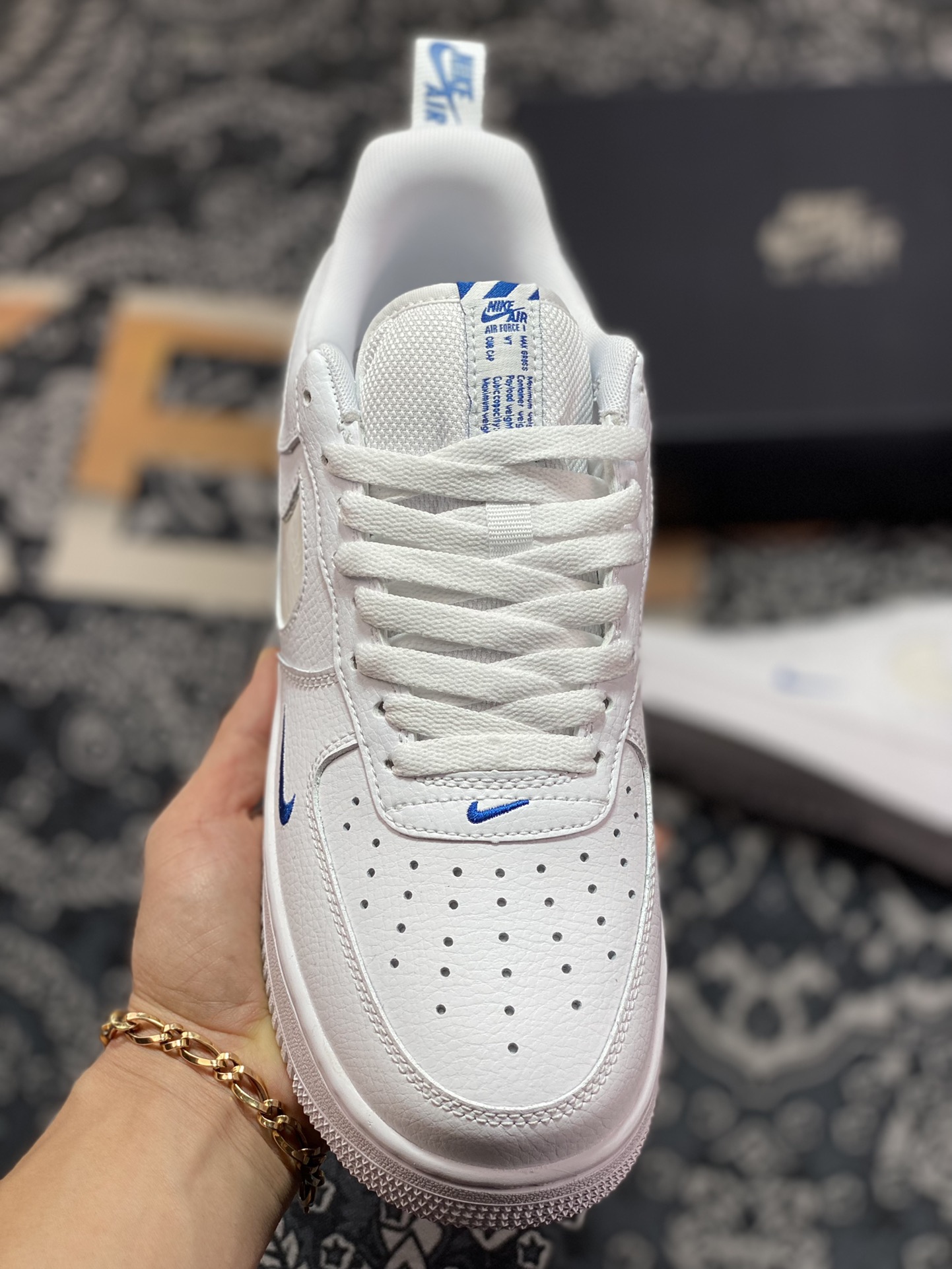 200 Nike Air Force 1 ′07 LV8 Low Premium"Cut Out/White/Blue Mini Swoosh"空军一号板鞋“皮革白宝蓝小双钩3M钩”FB8971-100