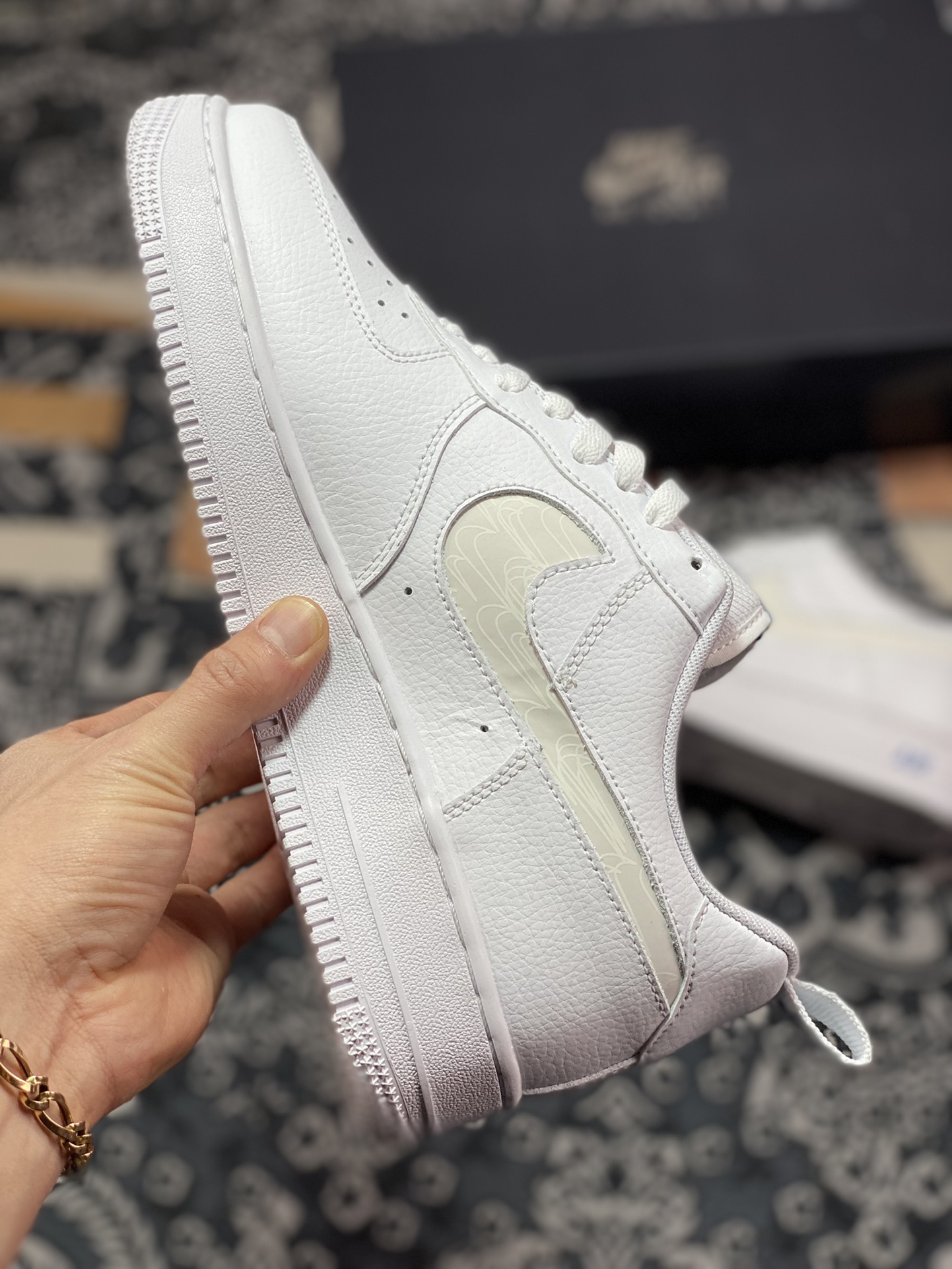 200 Nike Air Force 1 ′07 LV8 Low Premium"Cut Out/White/Blue Mini Swoosh"空军一号板鞋“皮革白宝蓝小双钩3M钩”FB8971-100