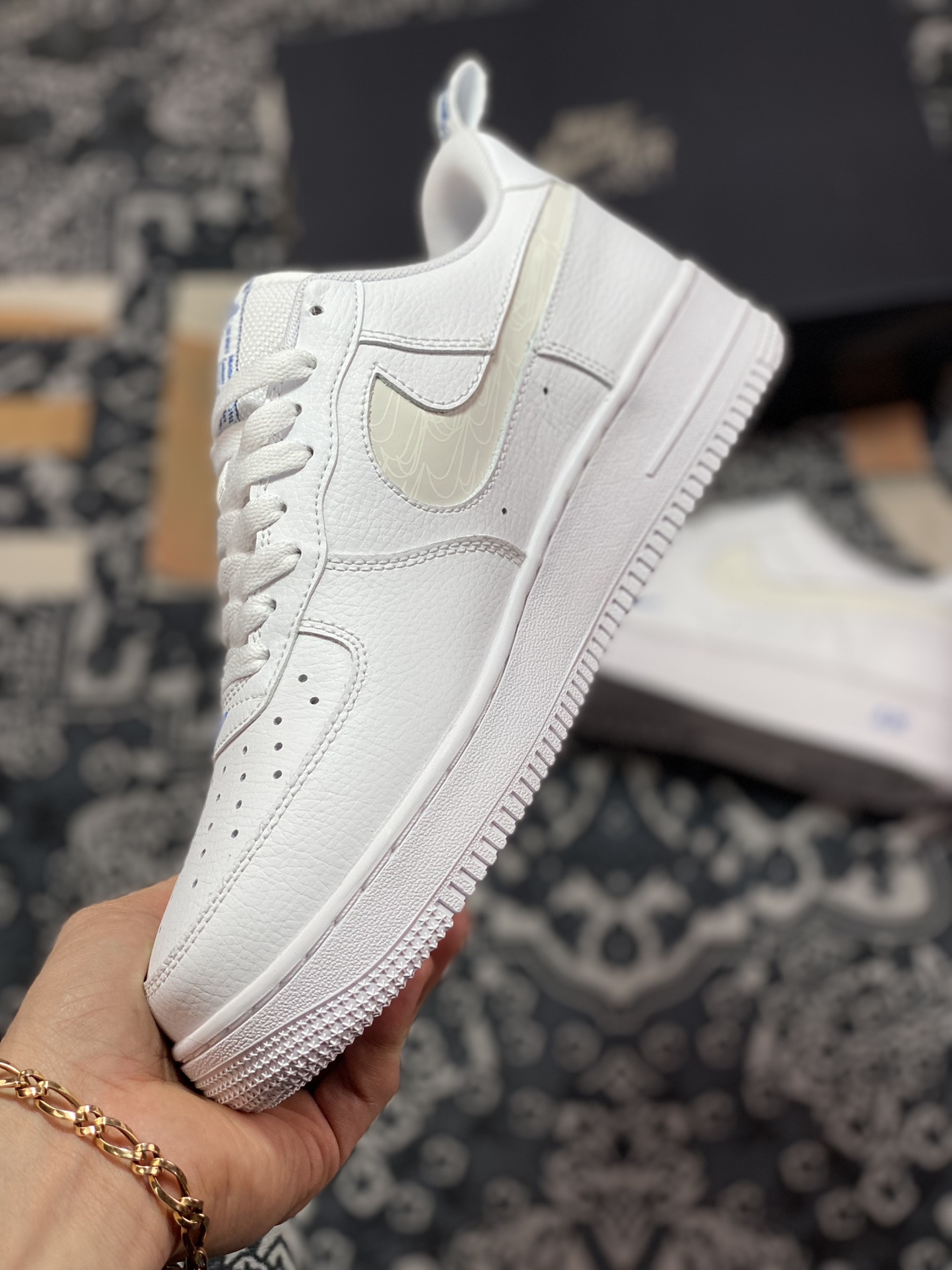 200 Nike Air Force 1 ′07 LV8 Low Premium"Cut Out/White/Blue Mini Swoosh"空军一号板鞋“皮革白宝蓝小双钩3M钩”FB8971-100