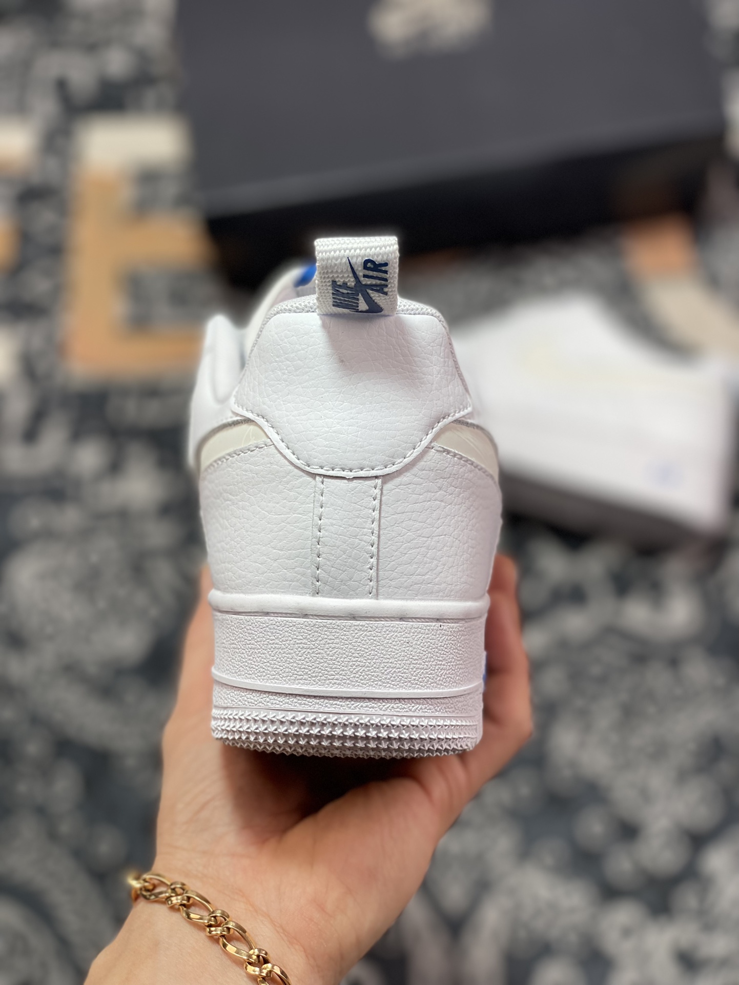 200 Nike Air Force 1 ′07 LV8 Low Premium"Cut Out/White/Blue Mini Swoosh"空军一号板鞋“皮革白宝蓝小双钩3M钩”FB8971-100