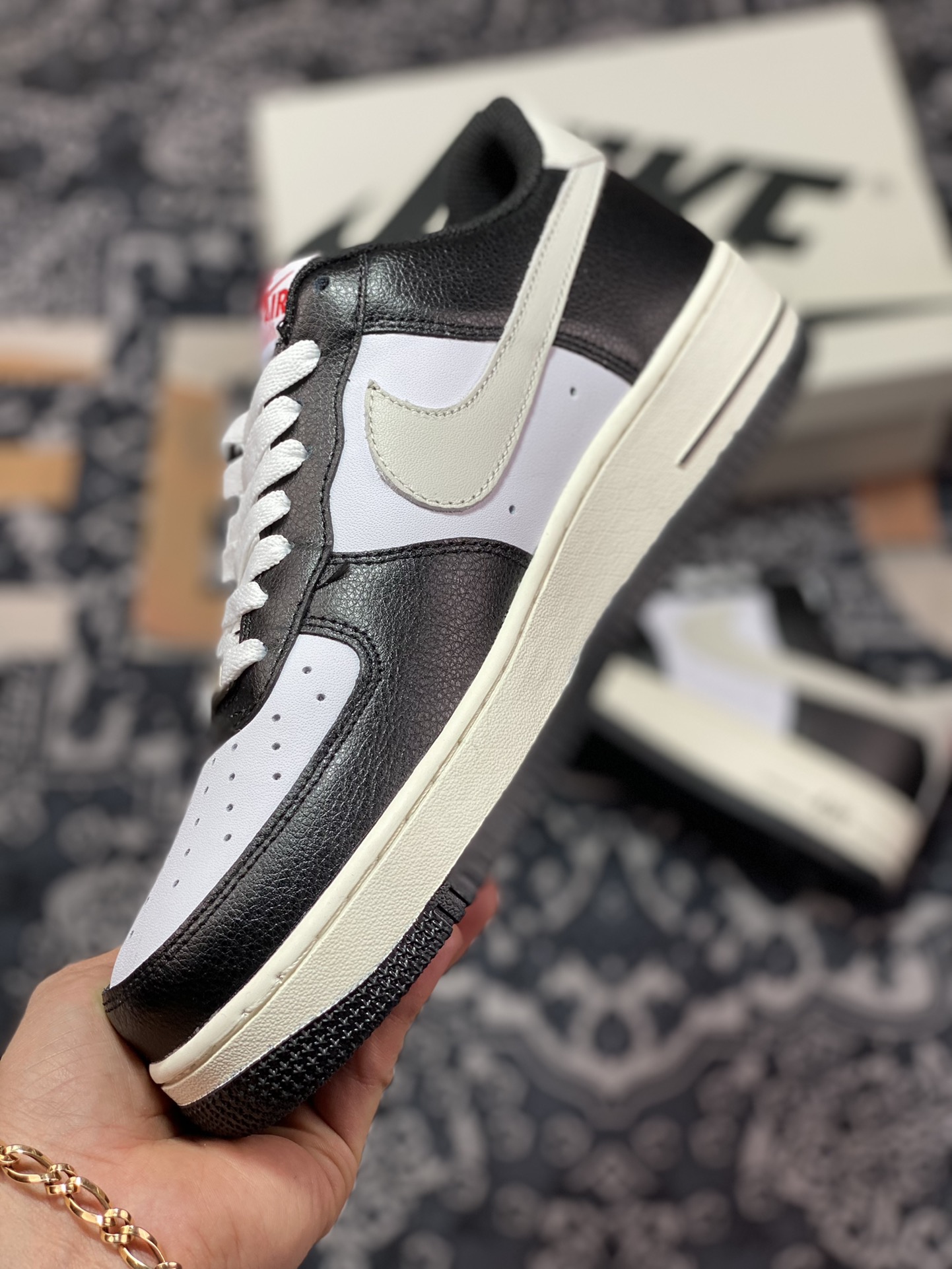 220 Nike By You Air Force 1'07 Low Retro SP空军一号板鞋“皮革黑白小旧金山”DE0099-001