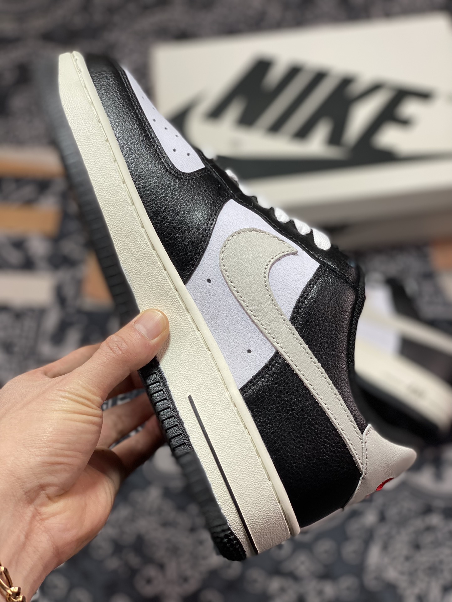 220 Nike By You Air Force 1'07 Low Retro SP空军一号板鞋“皮革黑白小旧金山”DE0099-001