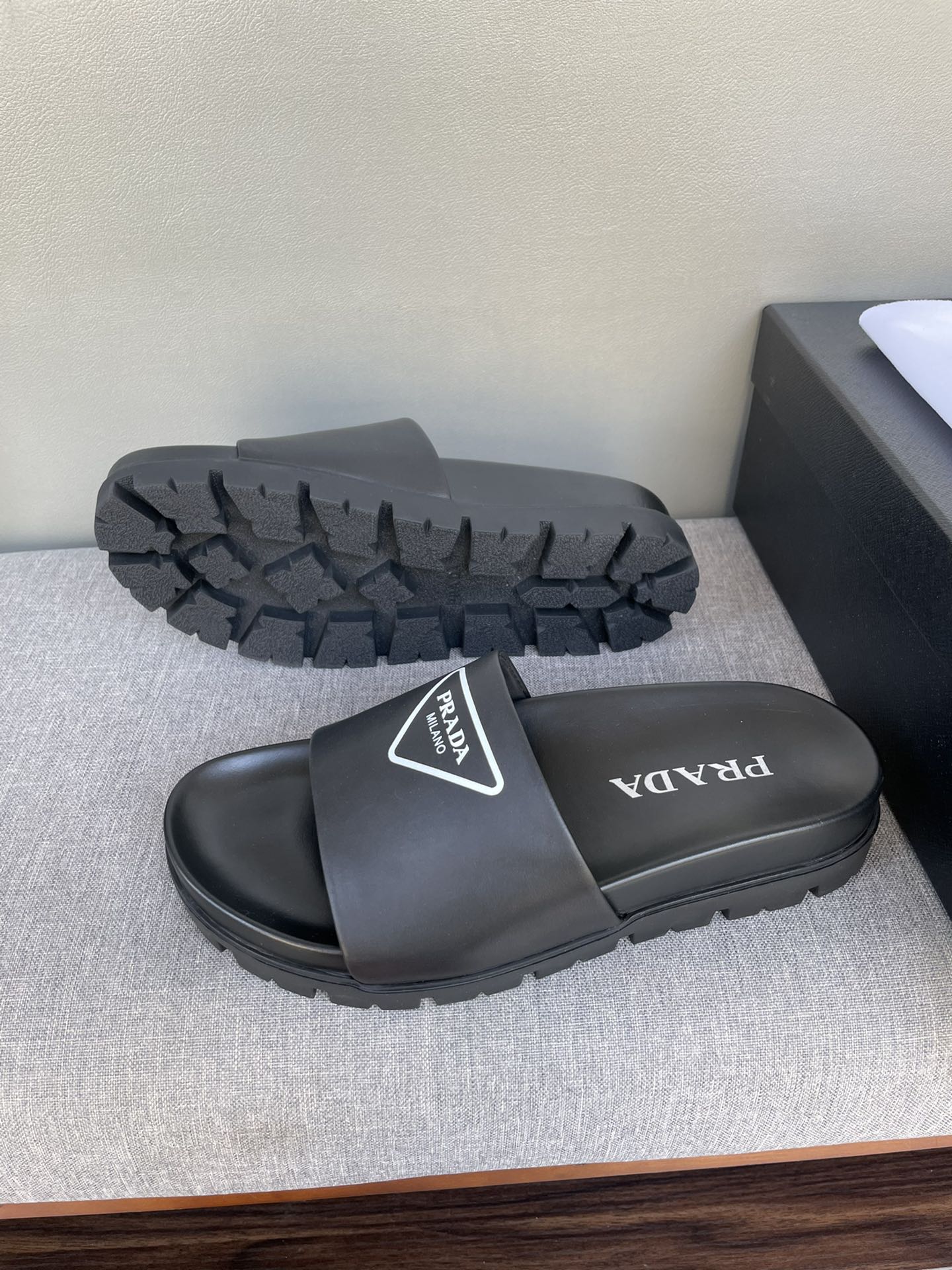 9527 [Strong] [Strong] [Strong] Original single quality prada prada classic san