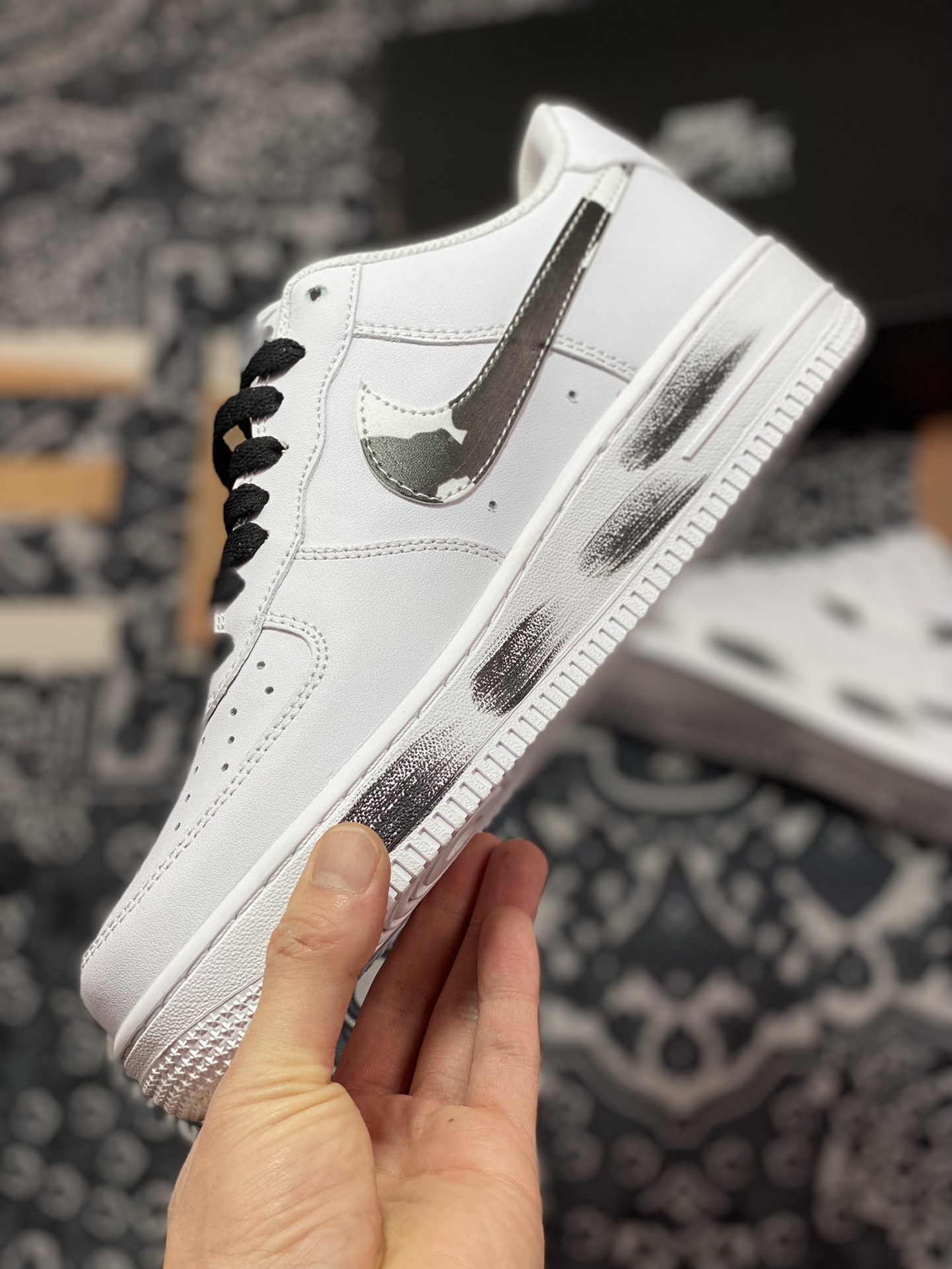 220 Nike Air Force 1’07 Low"White/Black Cow"空军一号经“皮革白黑奶牛涂鸦”DE0023-001