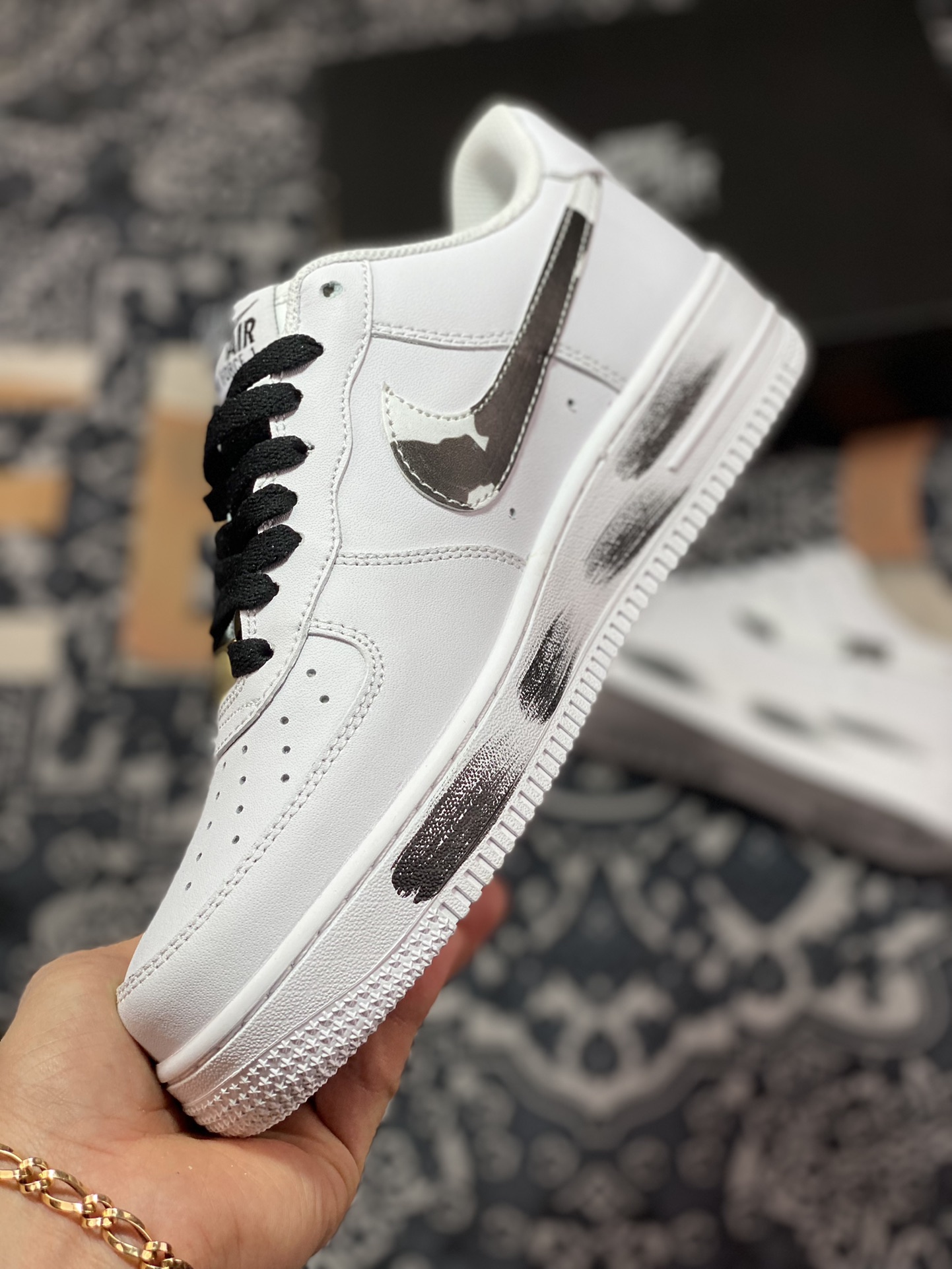 220 Nike Air Force 1’07 Low"White/Black Cow"空军一号经“皮革白黑奶牛涂鸦”DE0023-001