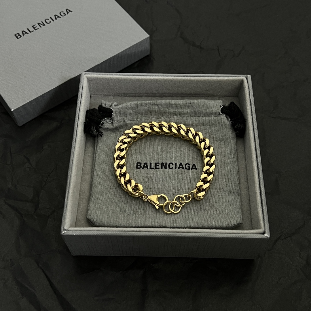 【】原单货🔹🔹新品 巴黎世家 手链 Balenciaga 做旧款🔹专柜一致 黄铜材质 古金电镀 火爆款出