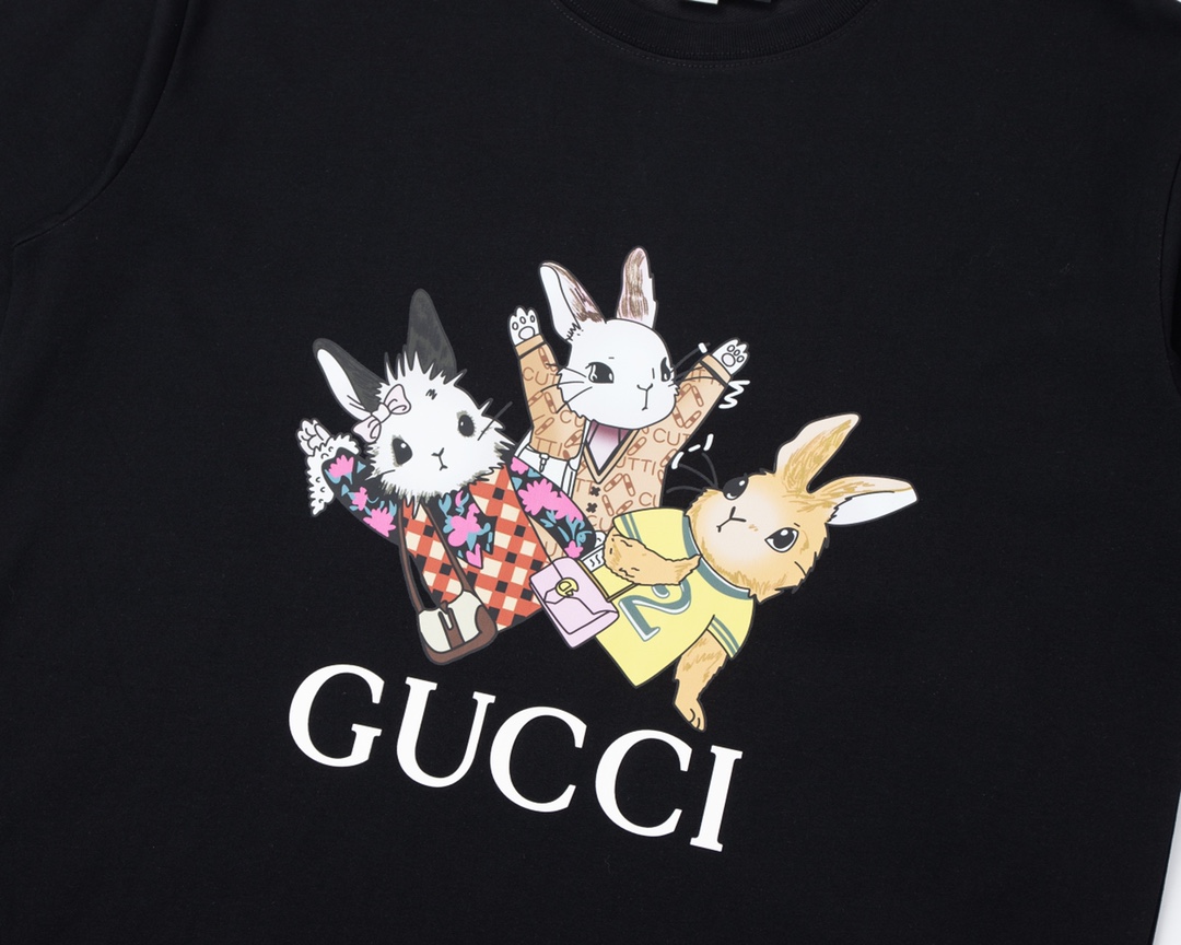 160 Gucci/古驰 23Fw 兔年限定三只萝莉兔印花短袖T恤