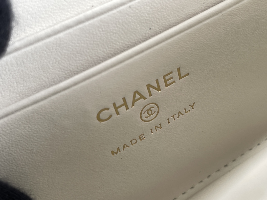 🌼白金版▪️正品级 包装如图现货发售🌱皮穿链手柄𝐤𝐞𝐥𝐥𝐲手机包𝑪𝒉𝒂𝒏𝒆𝒍 𝟐𝟑𝐏｜白色♥𝐳𝐩级 大号