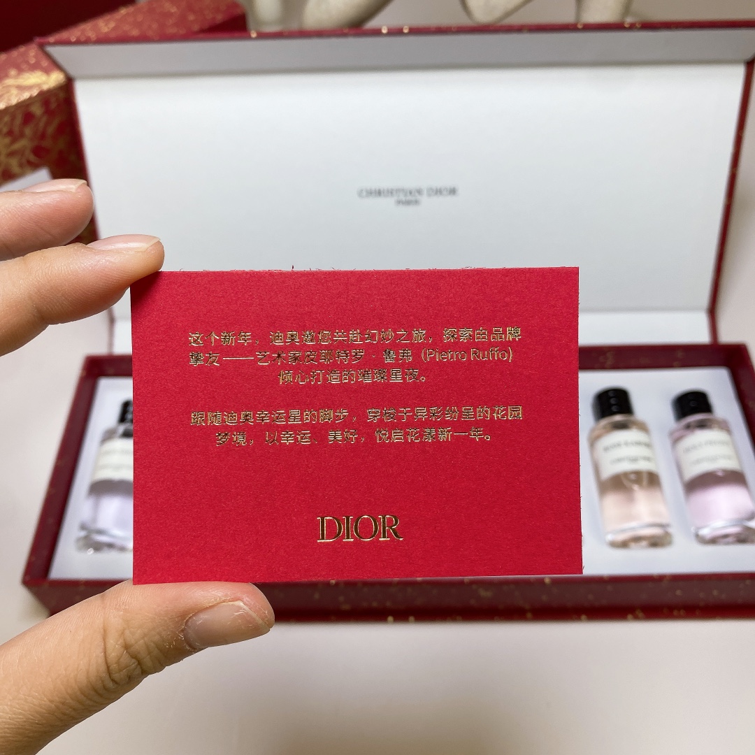 Dior Miniature Perfume Set - 8 Pcs Collection with Bohemian, Amber scents 3 i1678343210 1912 2