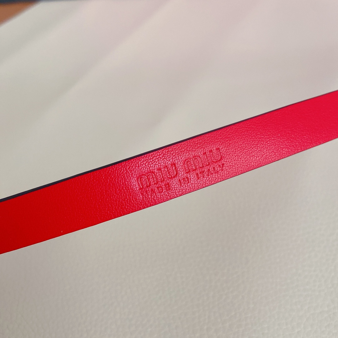miumiu新款同步1.5cm宽度皮
