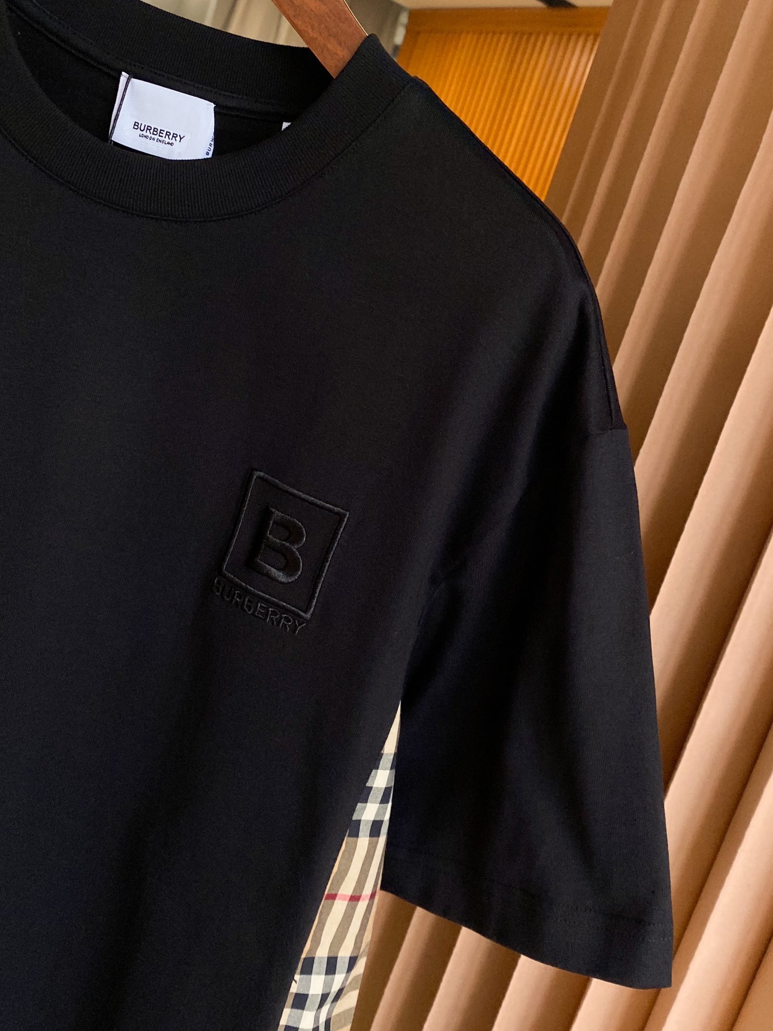 Burberry BBR 巴宝莉 TB徽标格纹装饰棉质短袖T 恤衫
