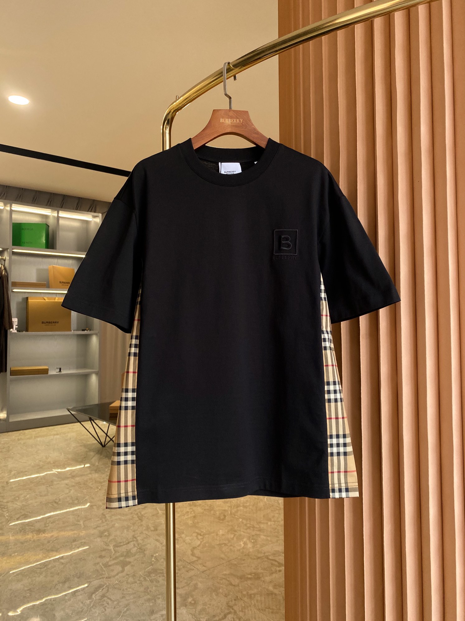 Burberry BBR 巴宝莉 TB徽标格纹装饰棉质短袖T 恤衫