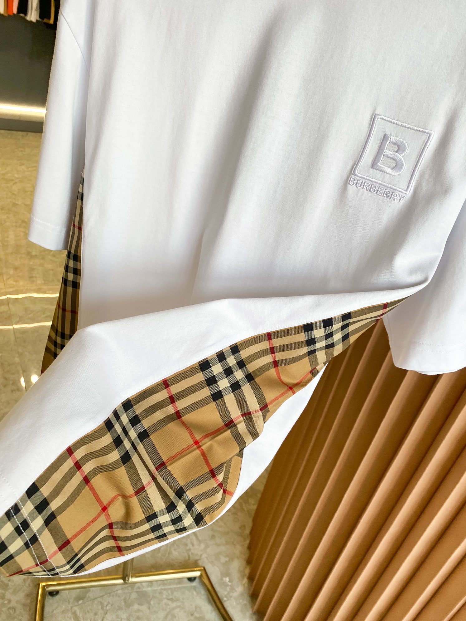 Burberry BBR 巴宝莉 TB徽标格纹装饰棉质短袖T 恤衫