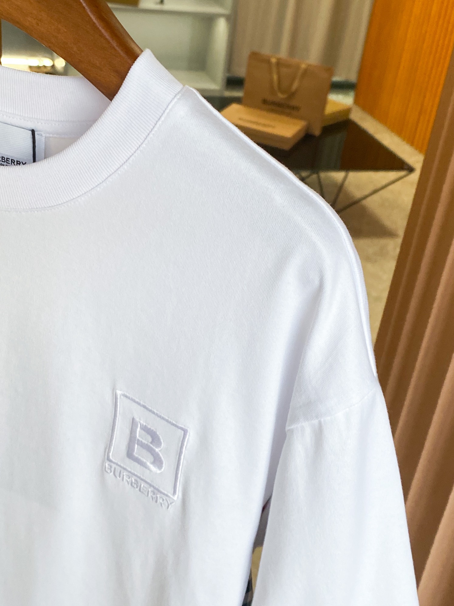 Burberry BBR 巴宝莉 TB徽标格纹装饰棉质短袖T 恤衫