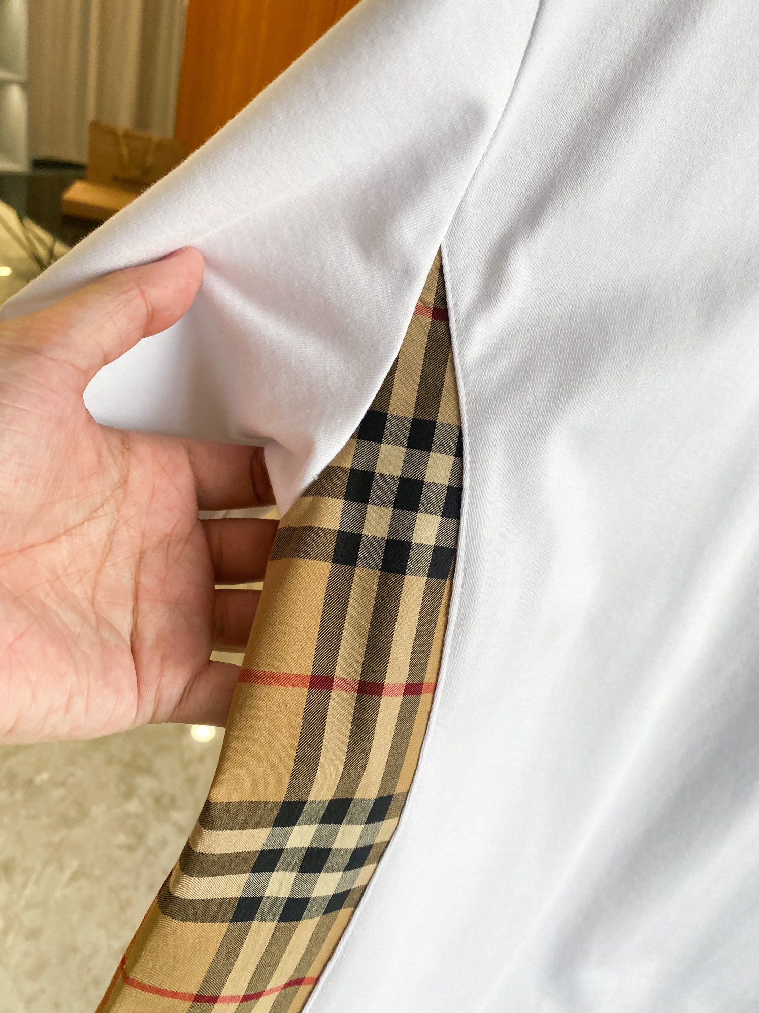 Burberry BBR 巴宝莉 TB徽标格纹装饰棉质短袖T 恤衫