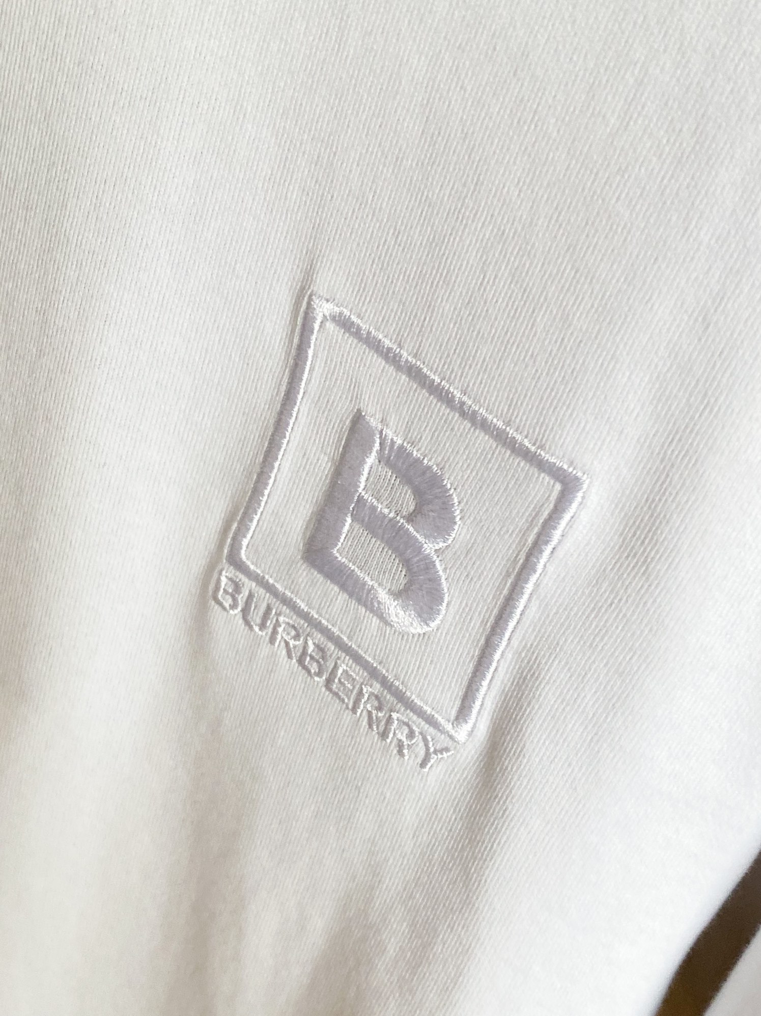 Burberry BBR 巴宝莉 TB徽标格纹装饰棉质短袖T 恤衫