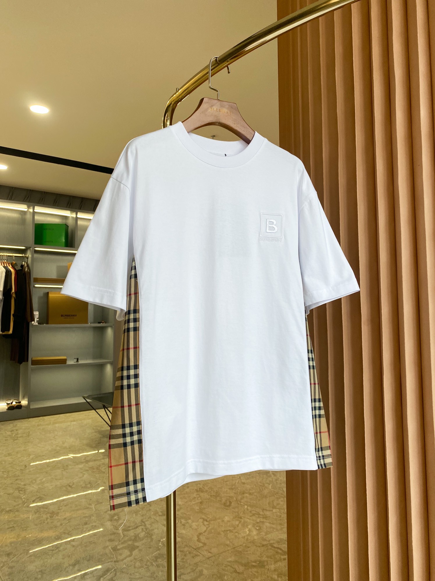 Burberry BBR 巴宝莉 TB徽标格纹装饰棉质短袖T 恤衫