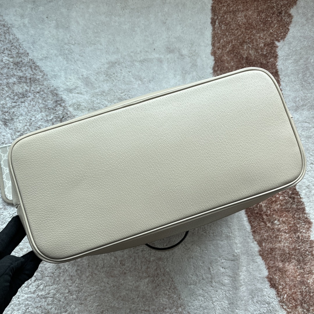 Gucci Beige GG Supreme with green and red Web tote everyday
