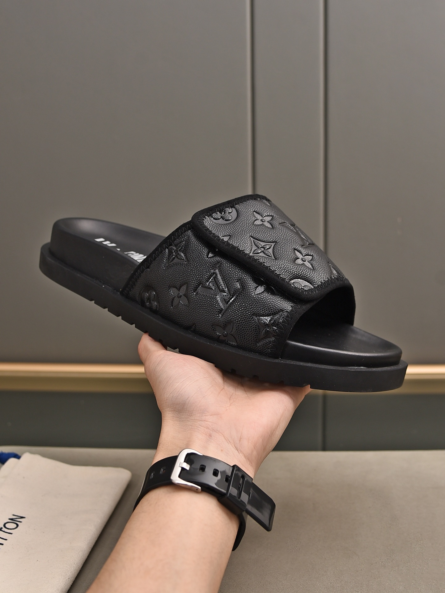 🐰Zapatos de hombre [Louis Vuitton] Zapatillas primavera y verano 🎯🎯Como familia activa en la industria de la moda ⭐L…