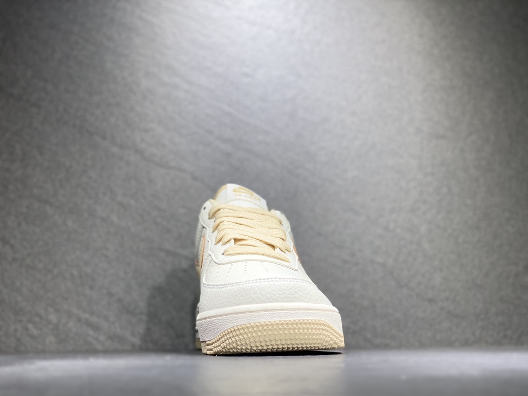 240 Nike Air Force 1 空军一号运动板鞋 GR5263-023