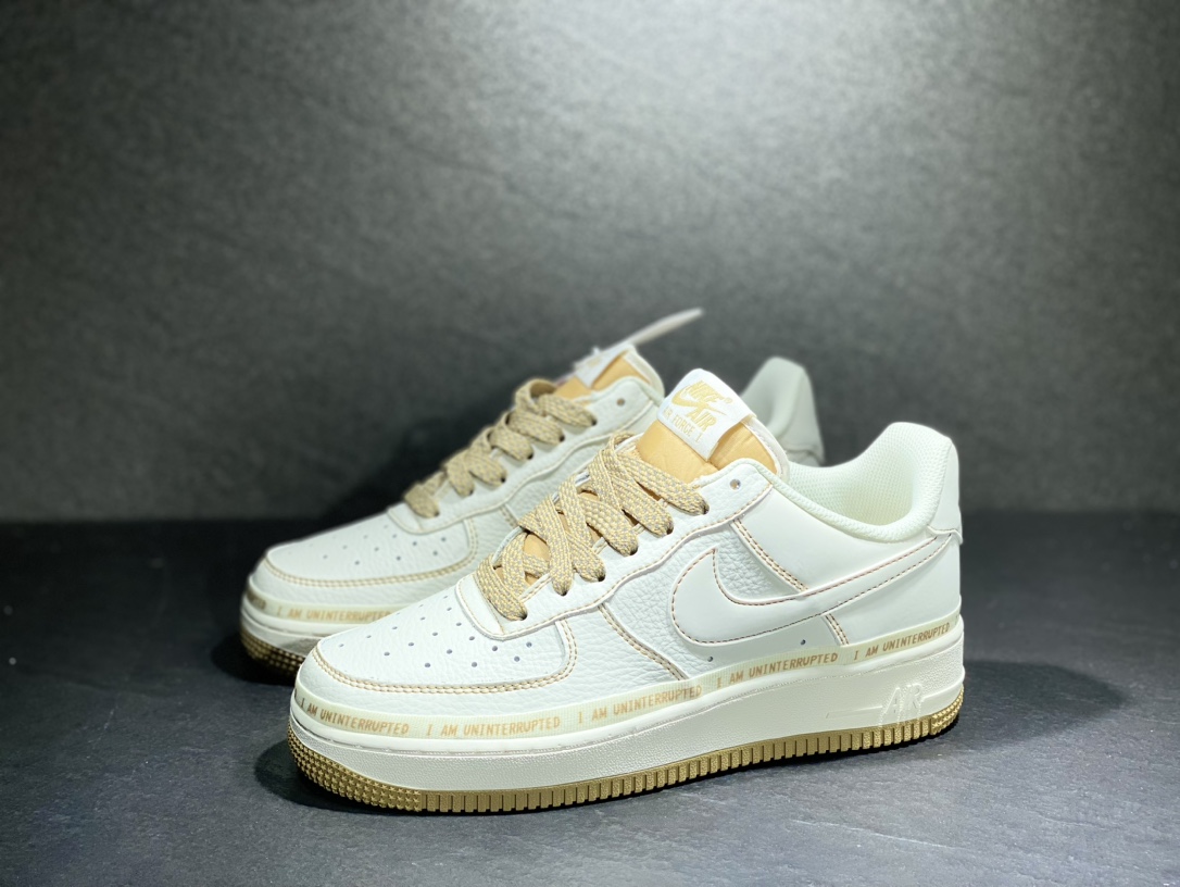 240 Nike Air Force 1 空军一号运动板鞋 UN0824-332