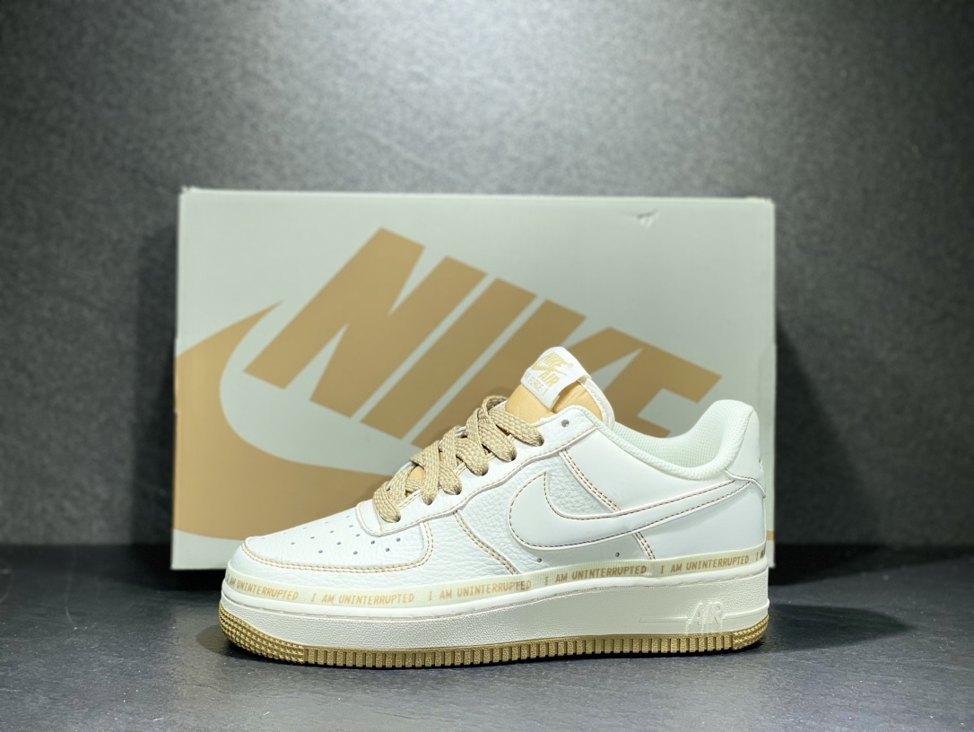 240 Nike Air Force 1 空军一号运动板鞋 UN0824-332