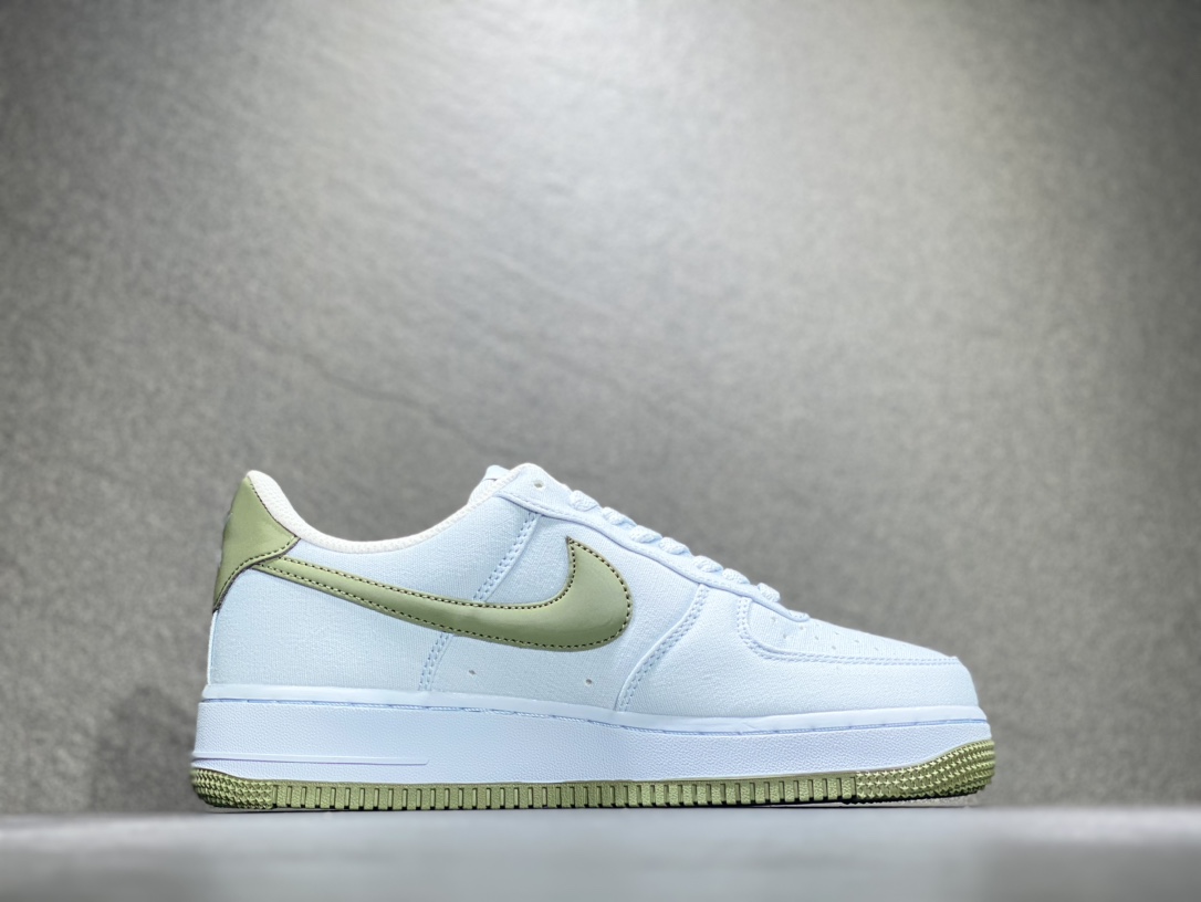 200 Nike Air Force 1 空军一号运动板鞋  DG2296-002