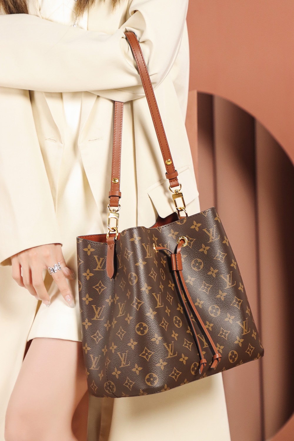 𝐍É𝐎𝐍𝐎É经典系列 #M44887#免检版 YY#1250
▪️上身图 供参考▪️
高颜值的慵懒风，却又不失气质与优雅！