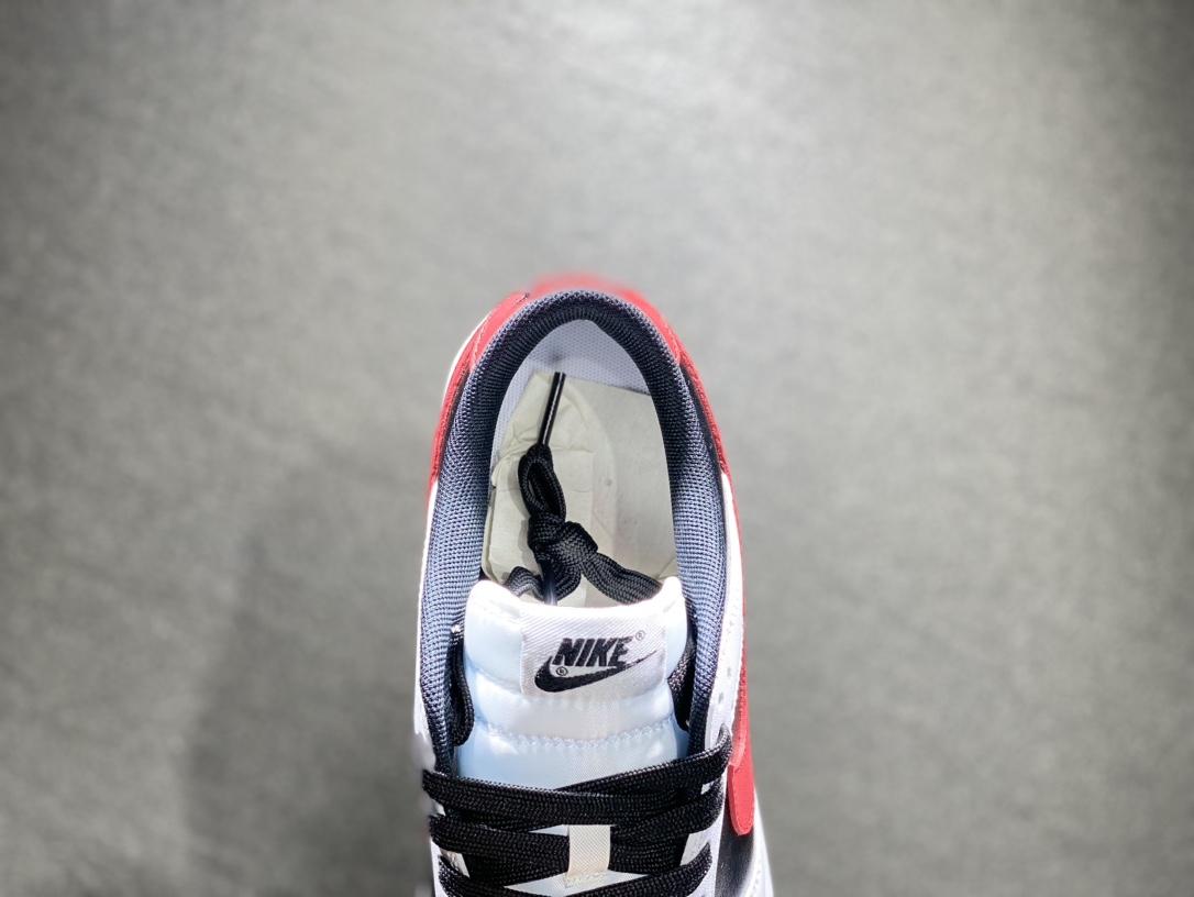 280 NIKE SB Dunk Low 低帮休闲运动鞋 FD9762-061