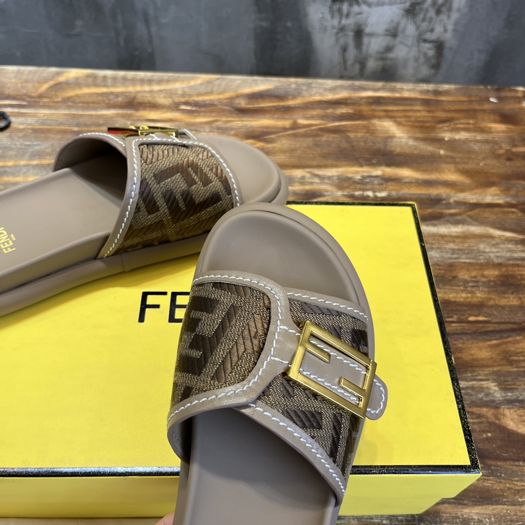 Fendi Fendi芬迪 最新款 FF 老花 厚底 拖鞋 凉鞋