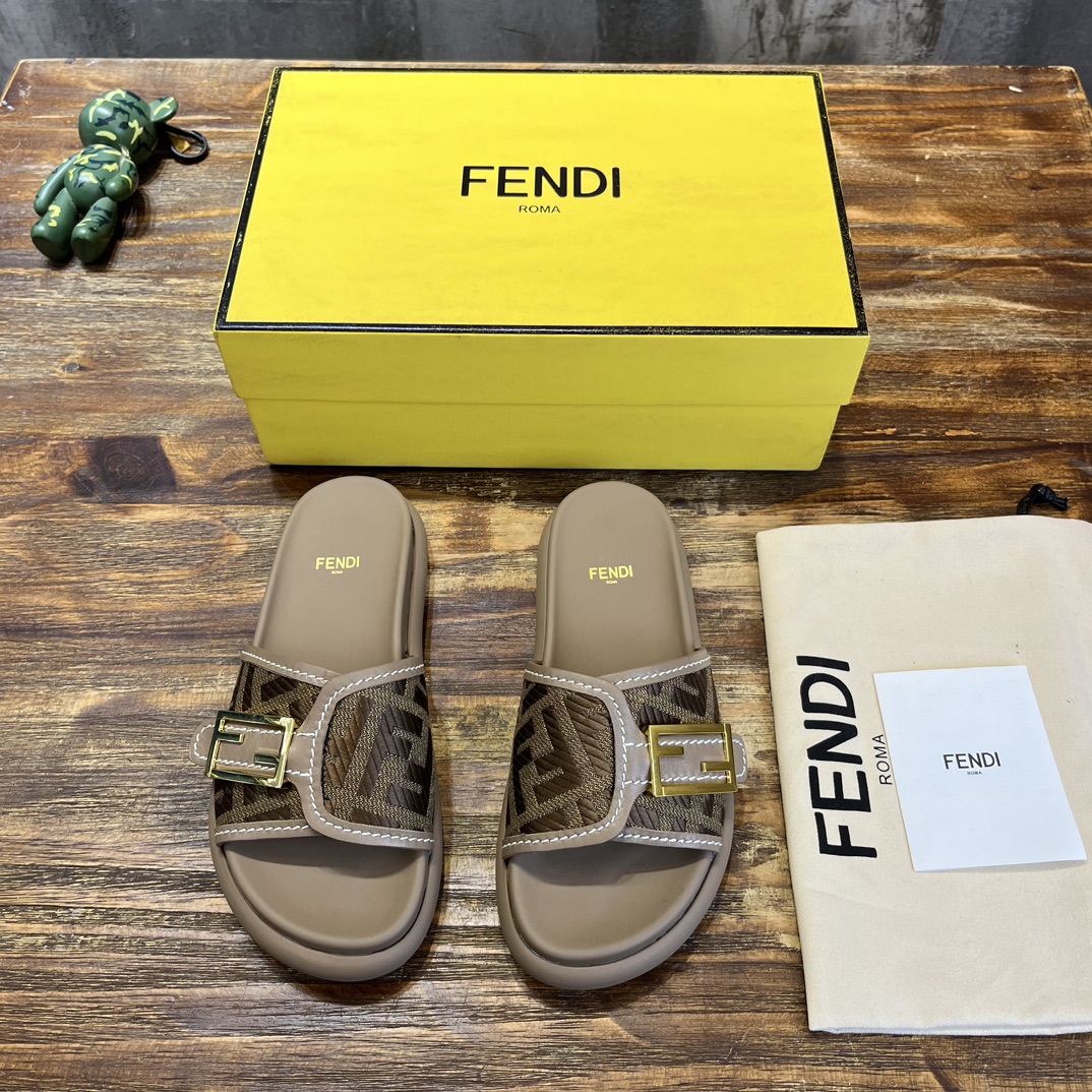Fendi Fendi芬迪 最新款 FF 老花 厚底 拖鞋 凉鞋