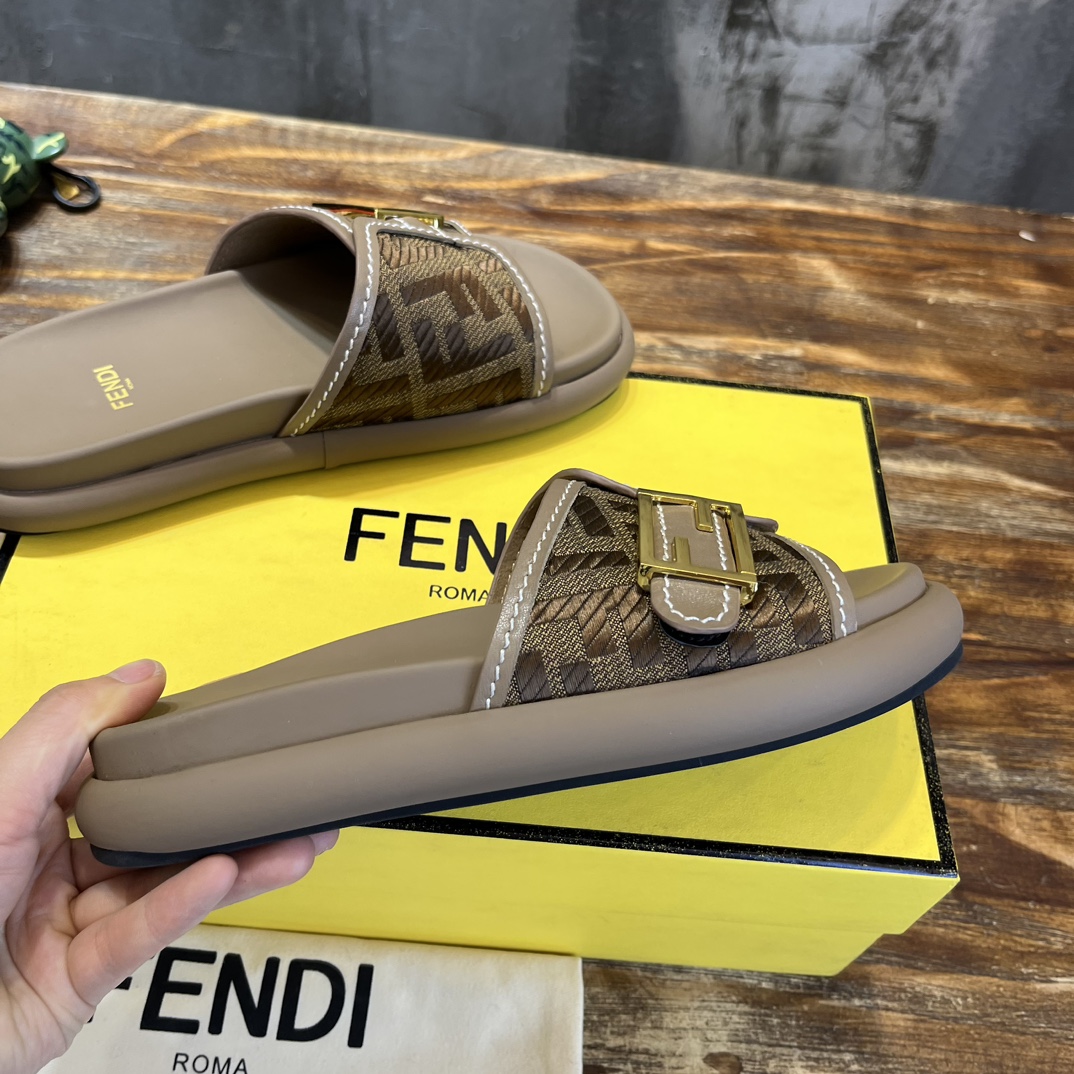 Fendi Fendi芬迪 最新款 FF 老花 厚底 拖鞋 凉鞋
