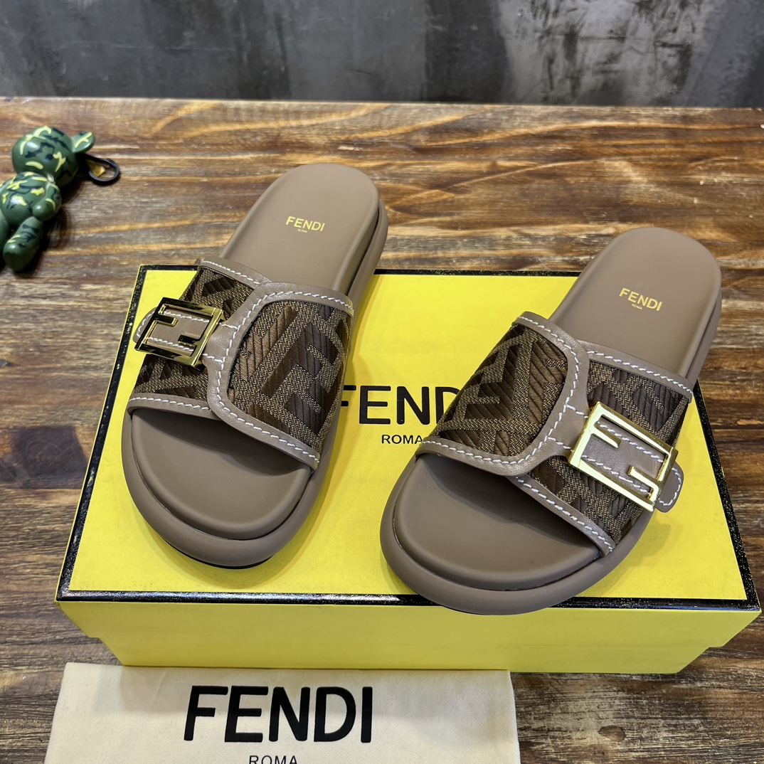 Fendi Fendi芬迪 最新款 FF 老花 厚底 拖鞋 凉鞋