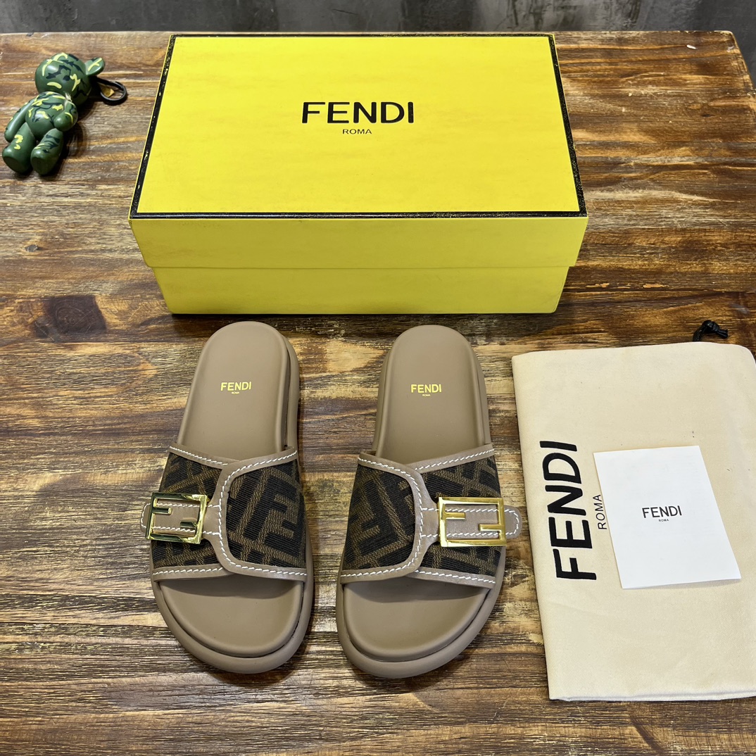 Fendi Fendi芬迪 最新款 FF 老花 厚底 拖鞋 凉鞋