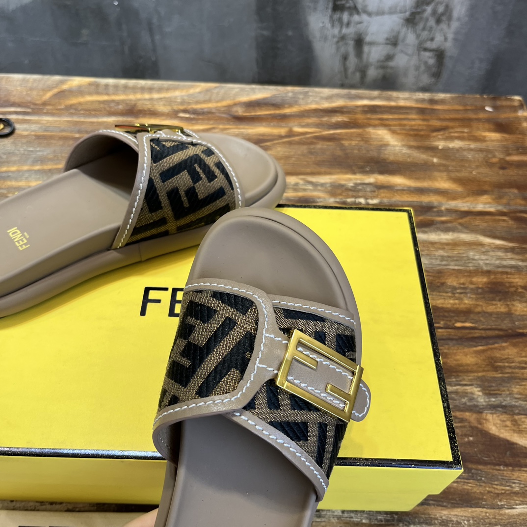 Fendi Fendi芬迪 最新款 FF 老花 厚底 拖鞋 凉鞋