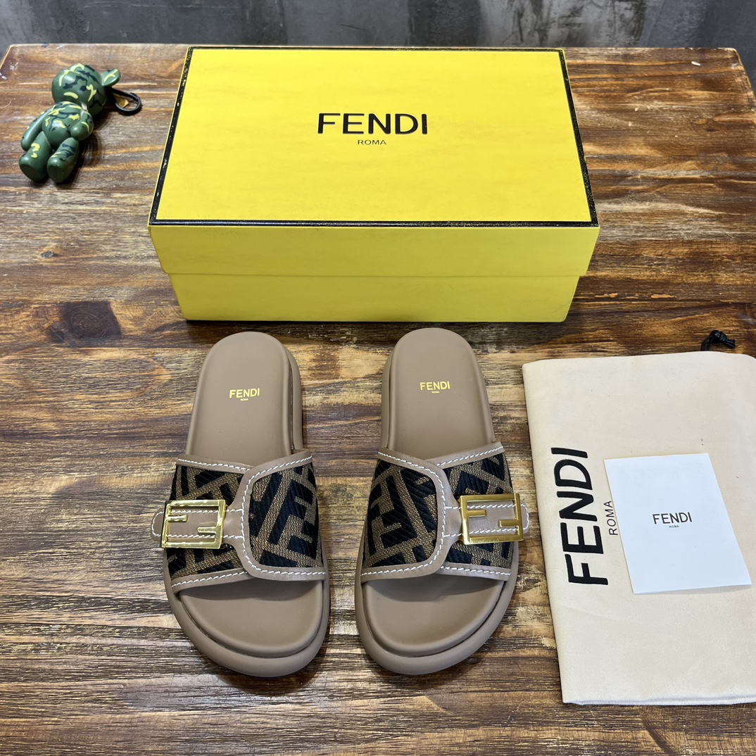 Fendi Fendi芬迪 最新款 FF 老花 厚底 拖鞋 凉鞋