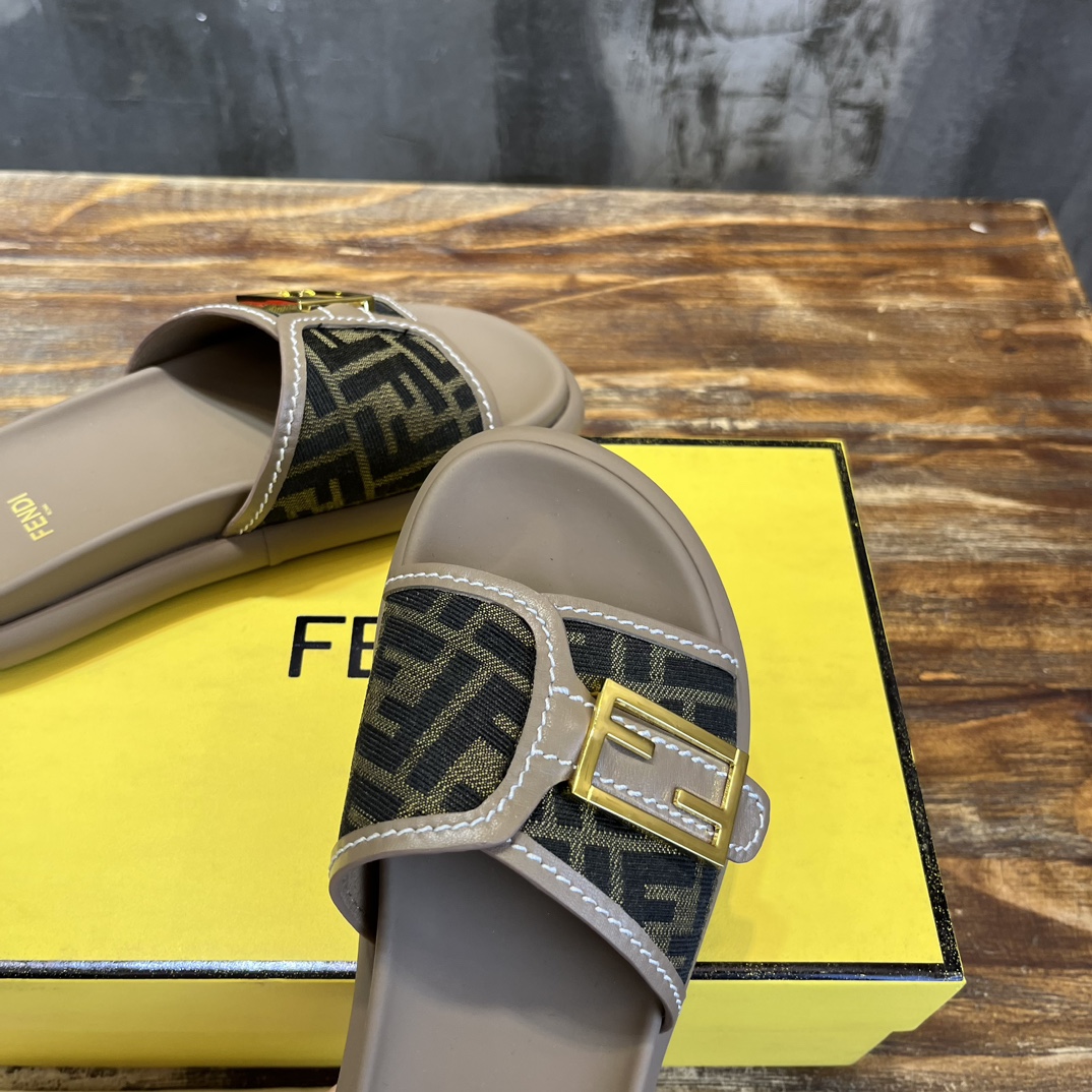 Fendi Fendi芬迪 最新款 FF 老花 厚底 拖鞋 凉鞋