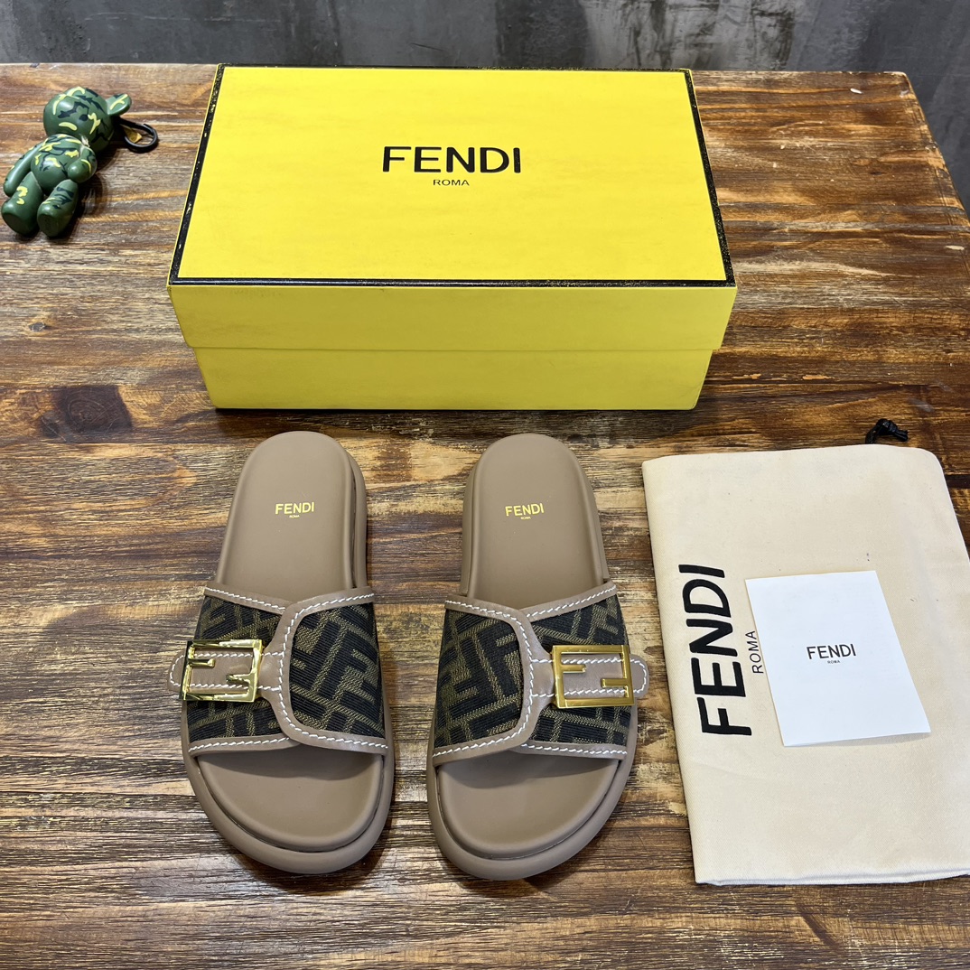 Fendi Fendi芬迪 最新款 FF 老花 厚底 拖鞋 凉鞋