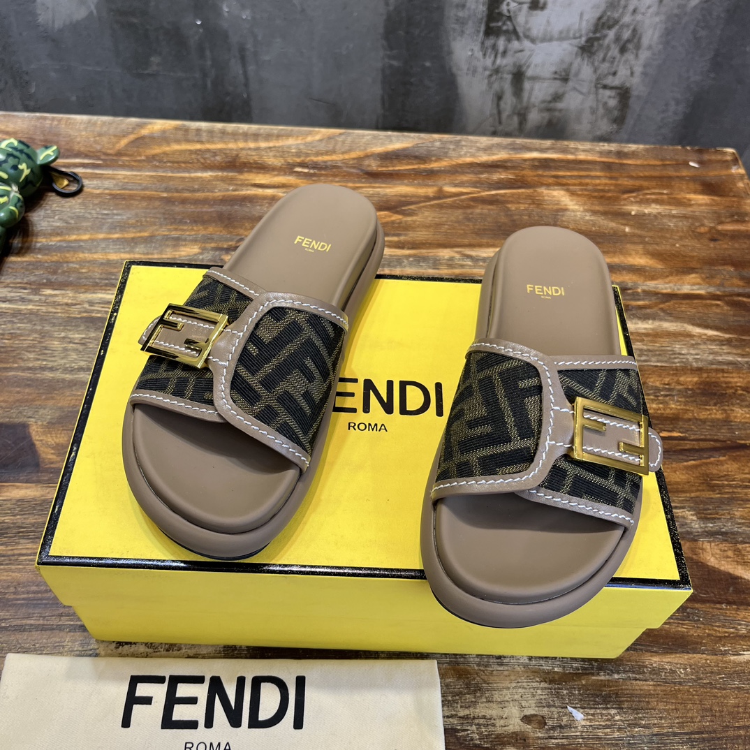 Fendi Fendi芬迪 最新款 FF 老花 厚底 拖鞋 凉鞋