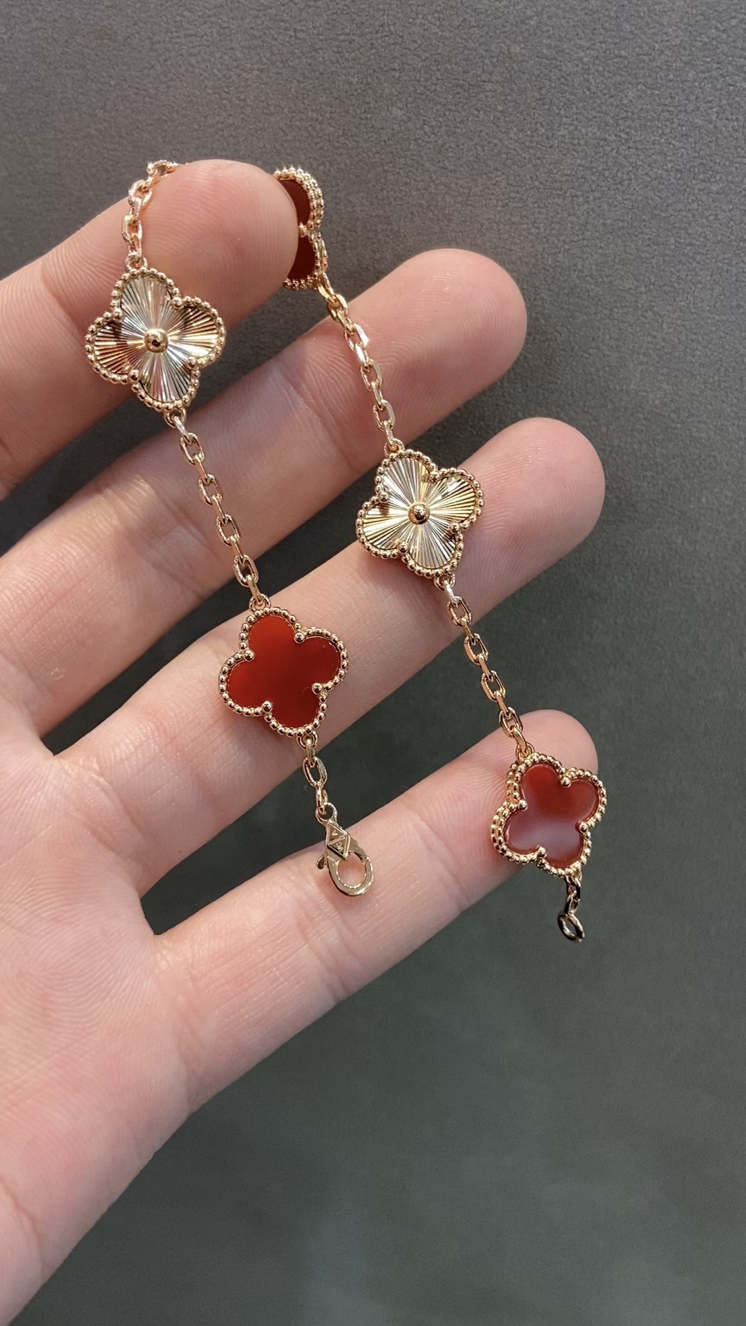 Van Cleef & Arpels vca 镭射简红五花手链 高工艺