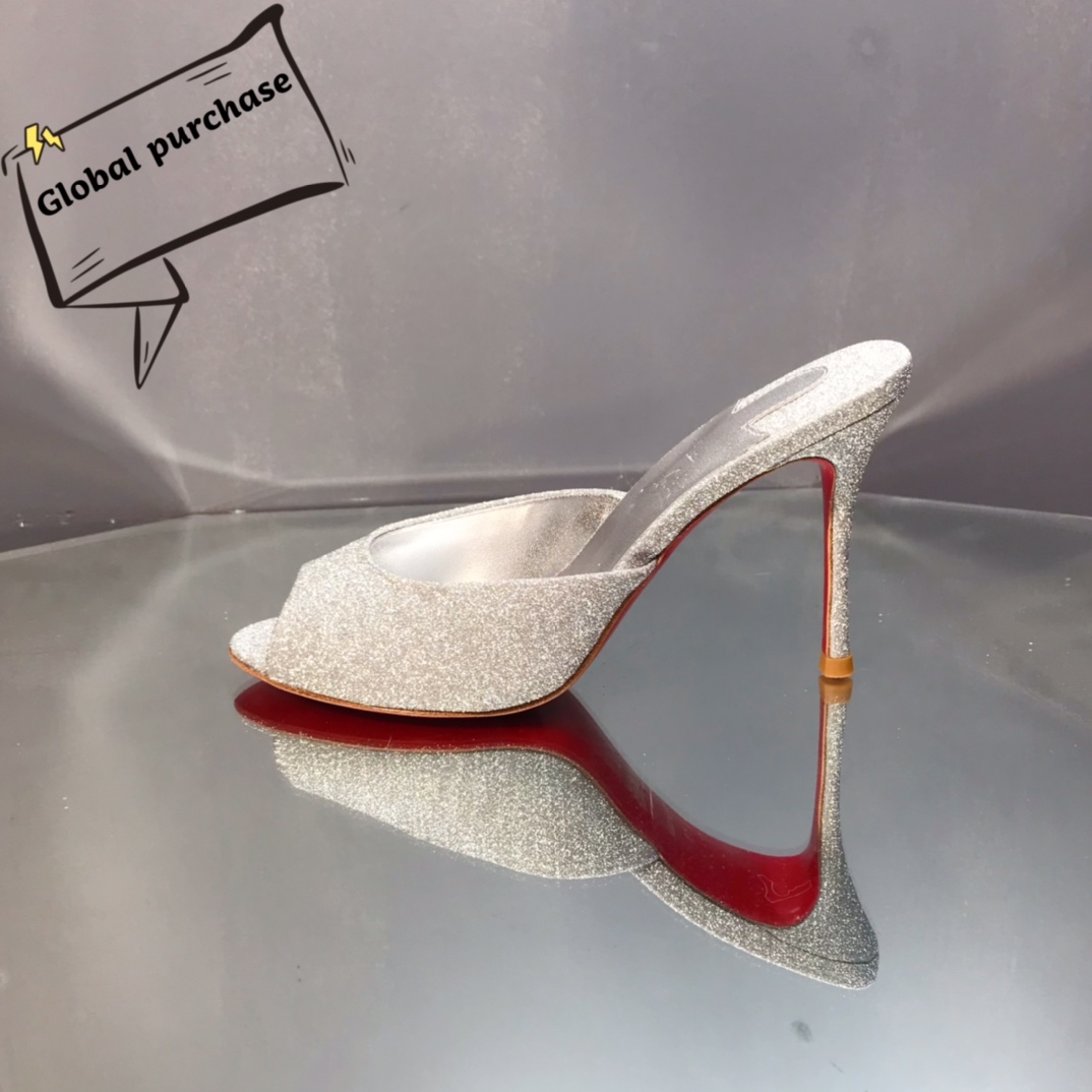 NO:100653,High-end custom sandals spring and summer series!  H10Cm, size 34-42.450 leather large sole. No return or exchange.-1 Silver Greet, silver metal sheepskin, official website synchronization Standard European code Reference:-1 Color:rsilver/silver Material:cowhide Lining:goat leather Heel height:10Cm Sole:leather sole Size:EUR 34-42 (US 4-11):450,,christian louboutin,louis vuitton,sandals,sheepskin,Leather soles19860909高端订制 凉鞋春夏系列！ H10Cm,尺码34-42码.450真皮大底.不退不换.-1银格力特,银金属羊皮里,官网同步 标准欧码 Reference:-1 Color:rsilver/silver Material:cowhide Lining:goat leather Heel heigh:10Cm Sole:leather sole Size:EUR 34－42（US 4一11) :450,,christian louboutin,louis vuitton,sandals,sheepskin,Leather soles,Women's Shoes