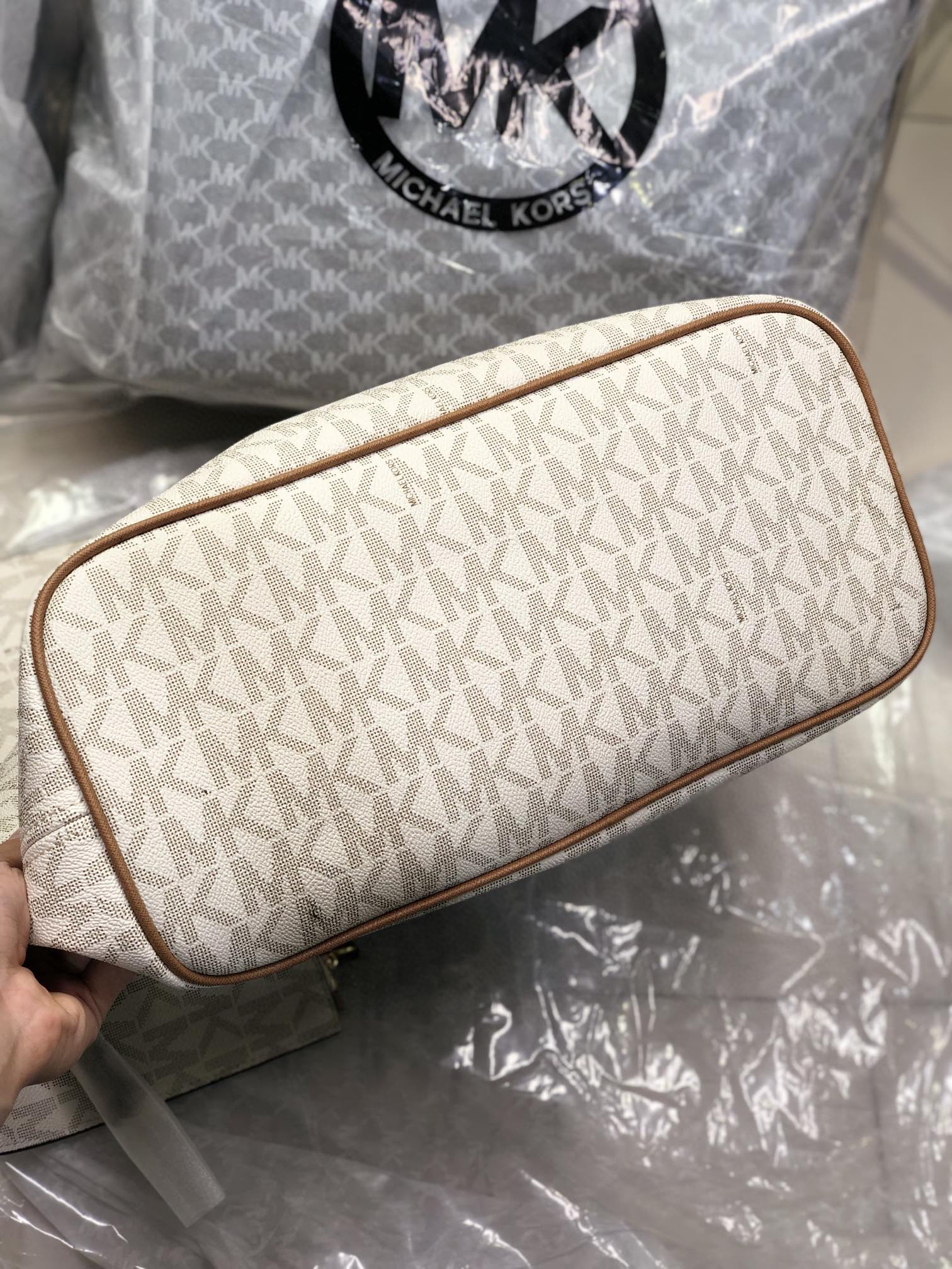 Michael Kors Mk 印花子母 子母购物袋 附带挽手包 御用PVC字母印花料 耐磨耐刮绝对经用