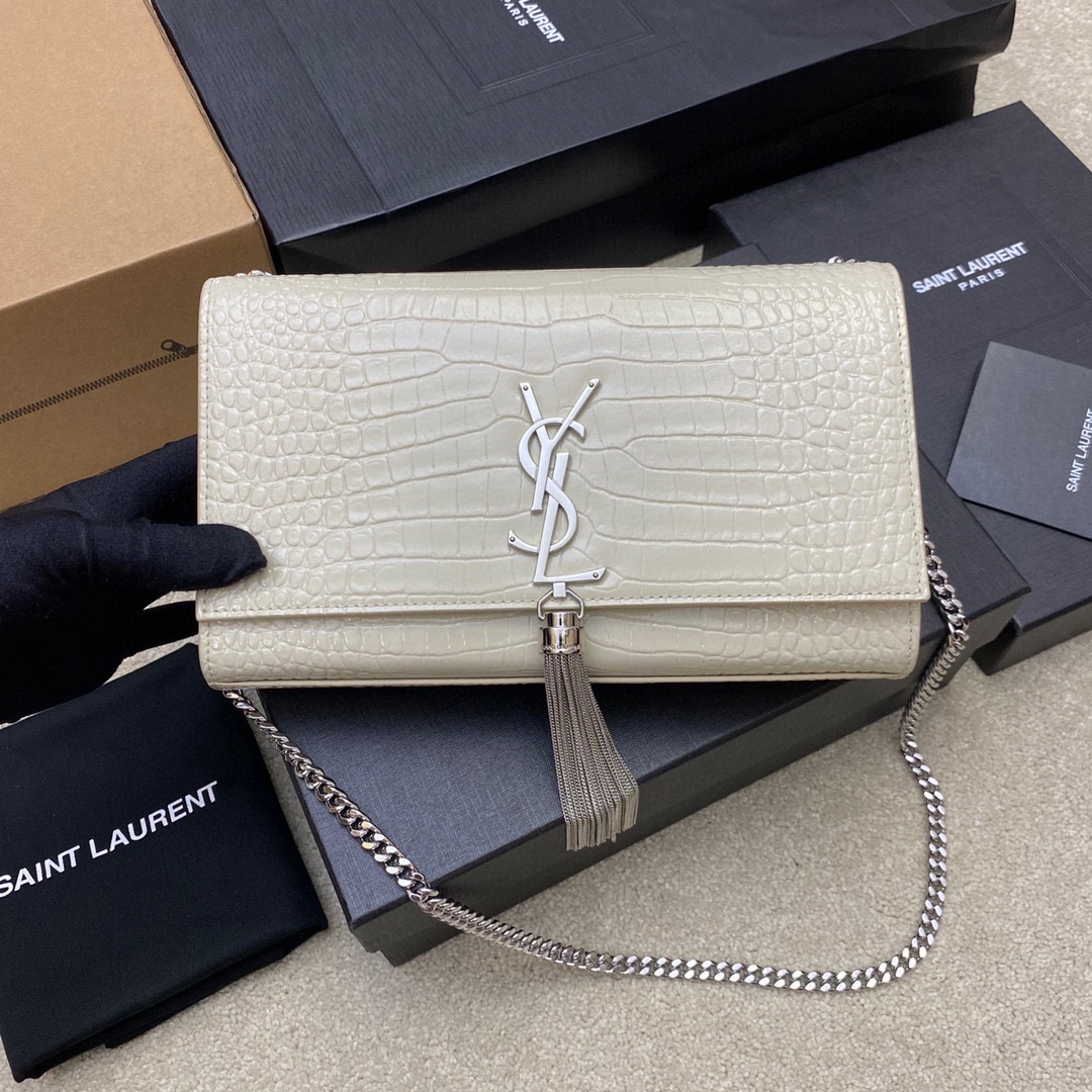Lacoste Kate鳄鱼纹链条斜挎包 每个女孩衣柜都 一个的百搭款式 高质量 鳄鱼压纹牛皮