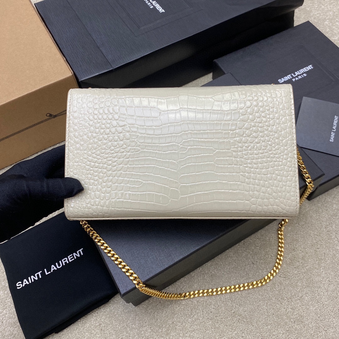 Lacoste Kate鳄鱼纹链条斜挎包 每个女孩衣柜都 一个的百搭款式 高质量 鳄鱼压纹牛皮