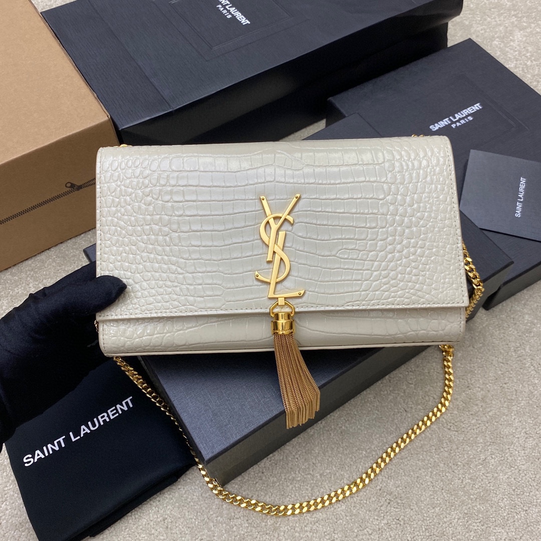 Lacoste Kate鳄鱼纹链条斜挎包 每个女孩衣柜都 一个的百搭款式 高质量 鳄鱼压纹牛皮