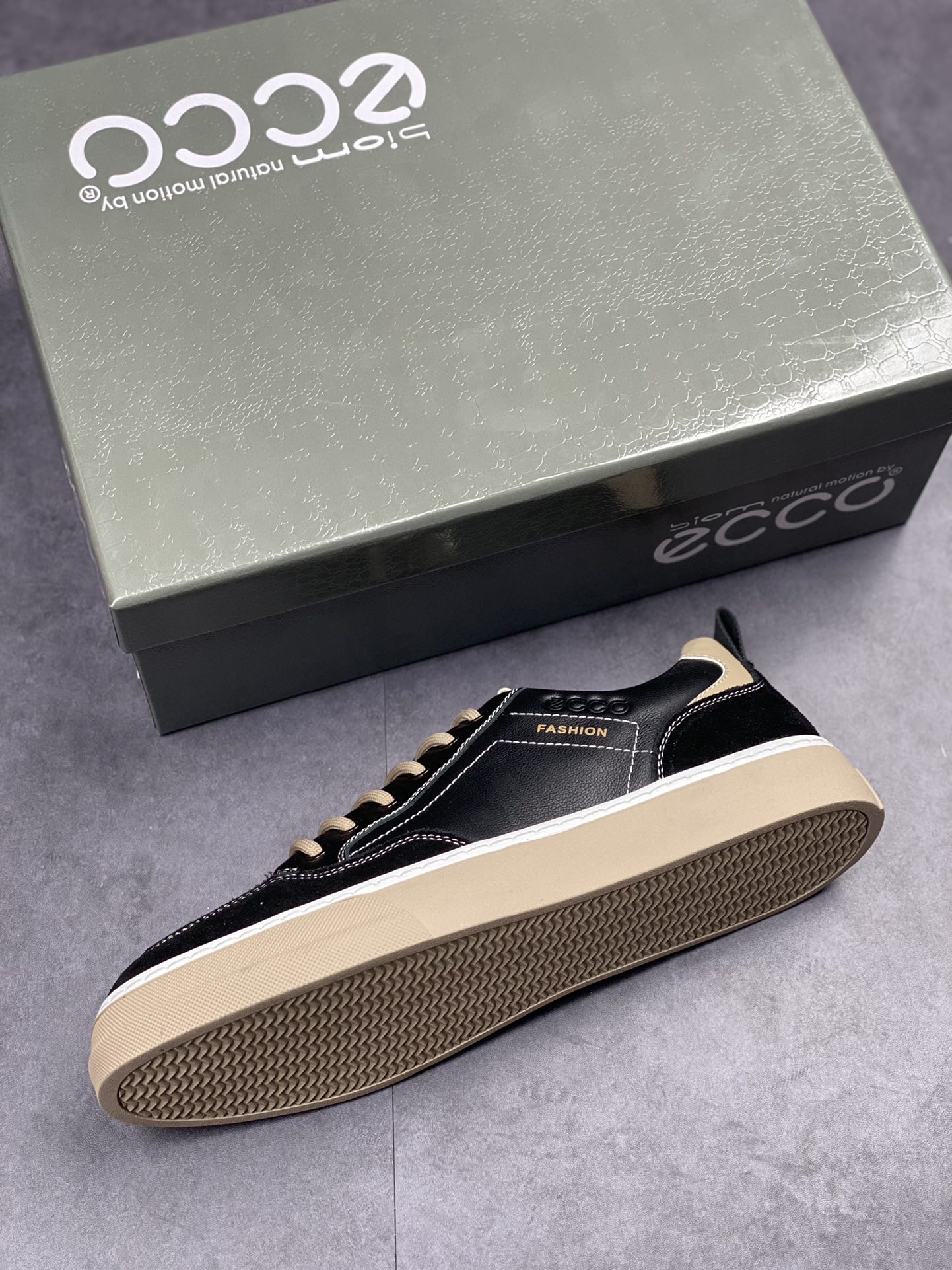 ECCO/Aibu sports running shoes/casual shoes quality