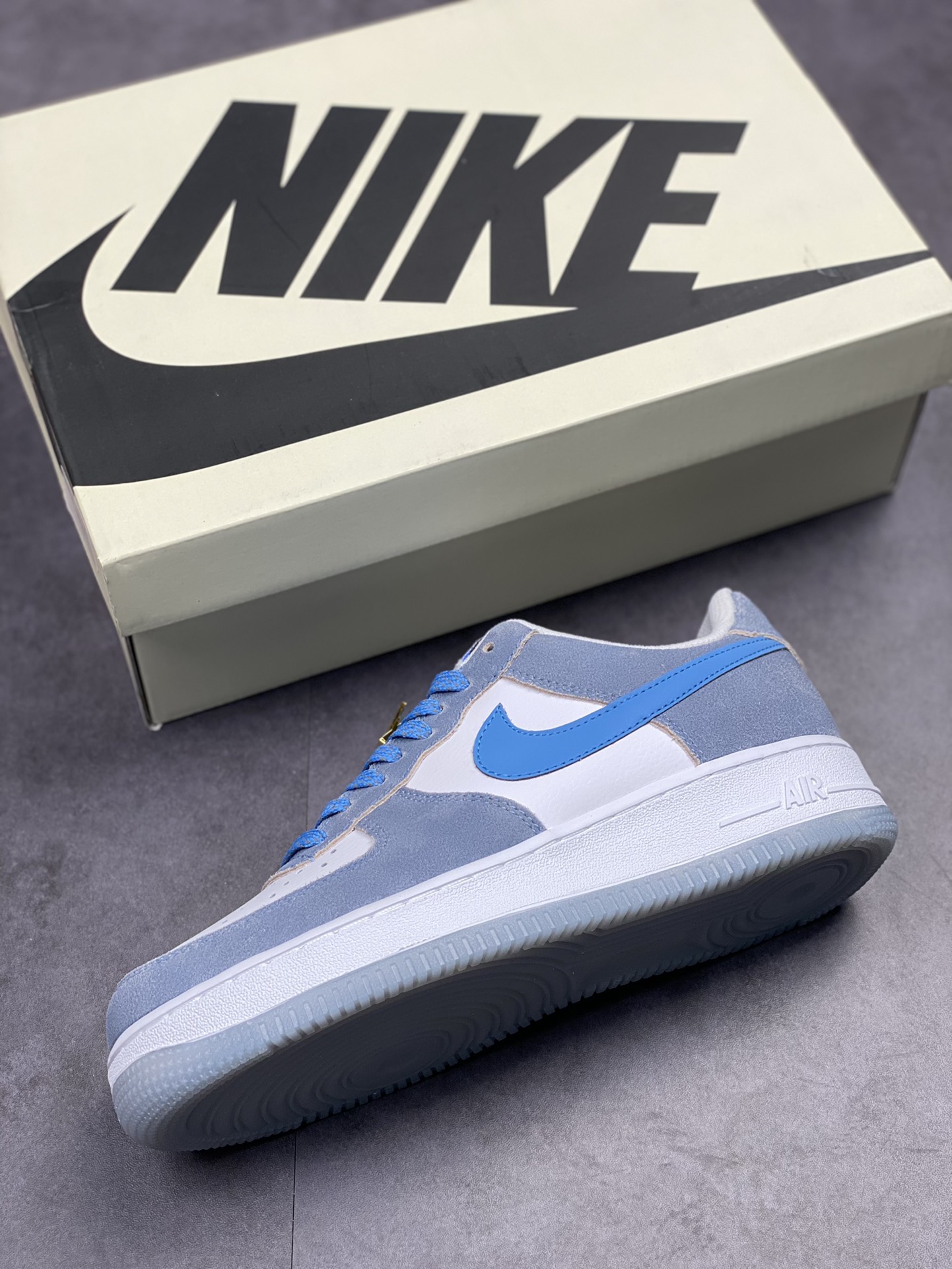 220 Nike Air Force 1 Low 07 白灰蓝宇航员DA8302-202
