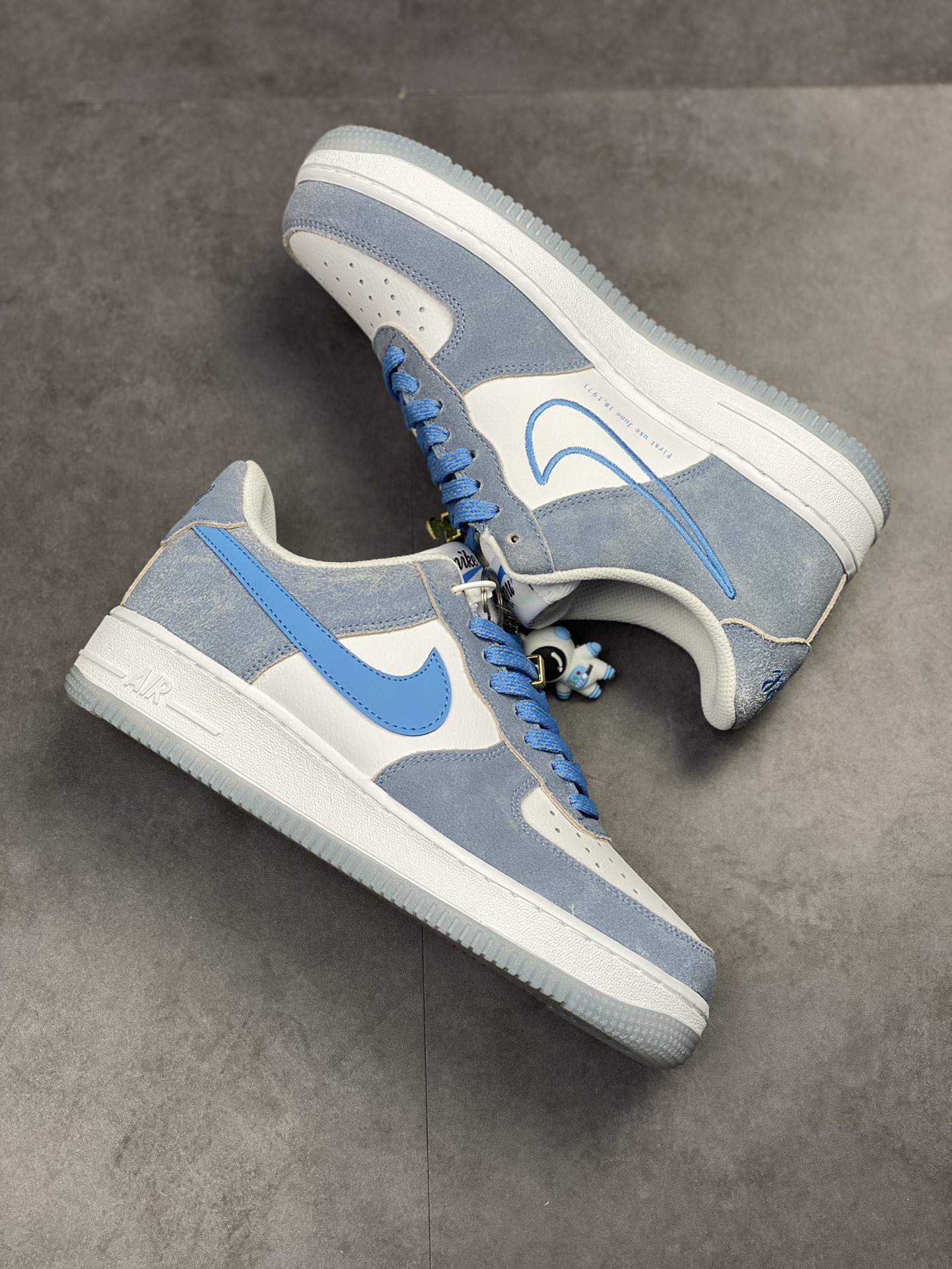 220 Nike Air Force 1 Low 07 白灰蓝宇航员DA8302-202